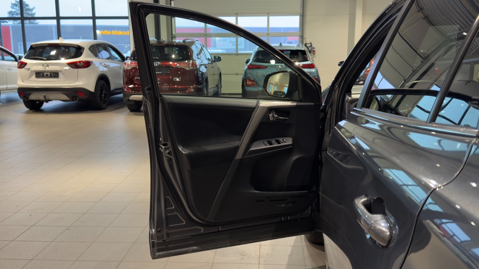 Hovedbilde av Toyota RAV4