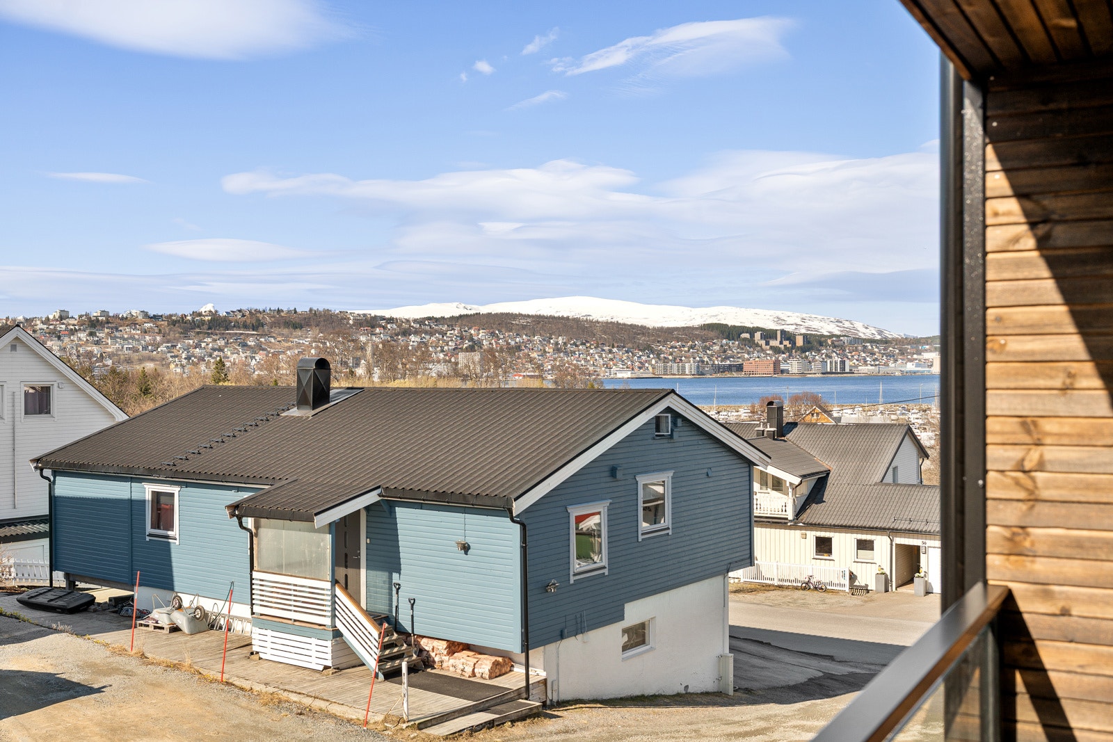 Nydelig utsikt fra balkong.