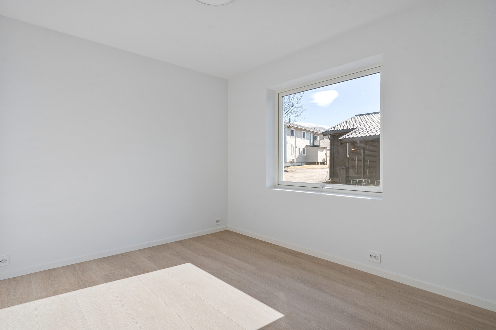 Boligen har totalt 5 soverom.