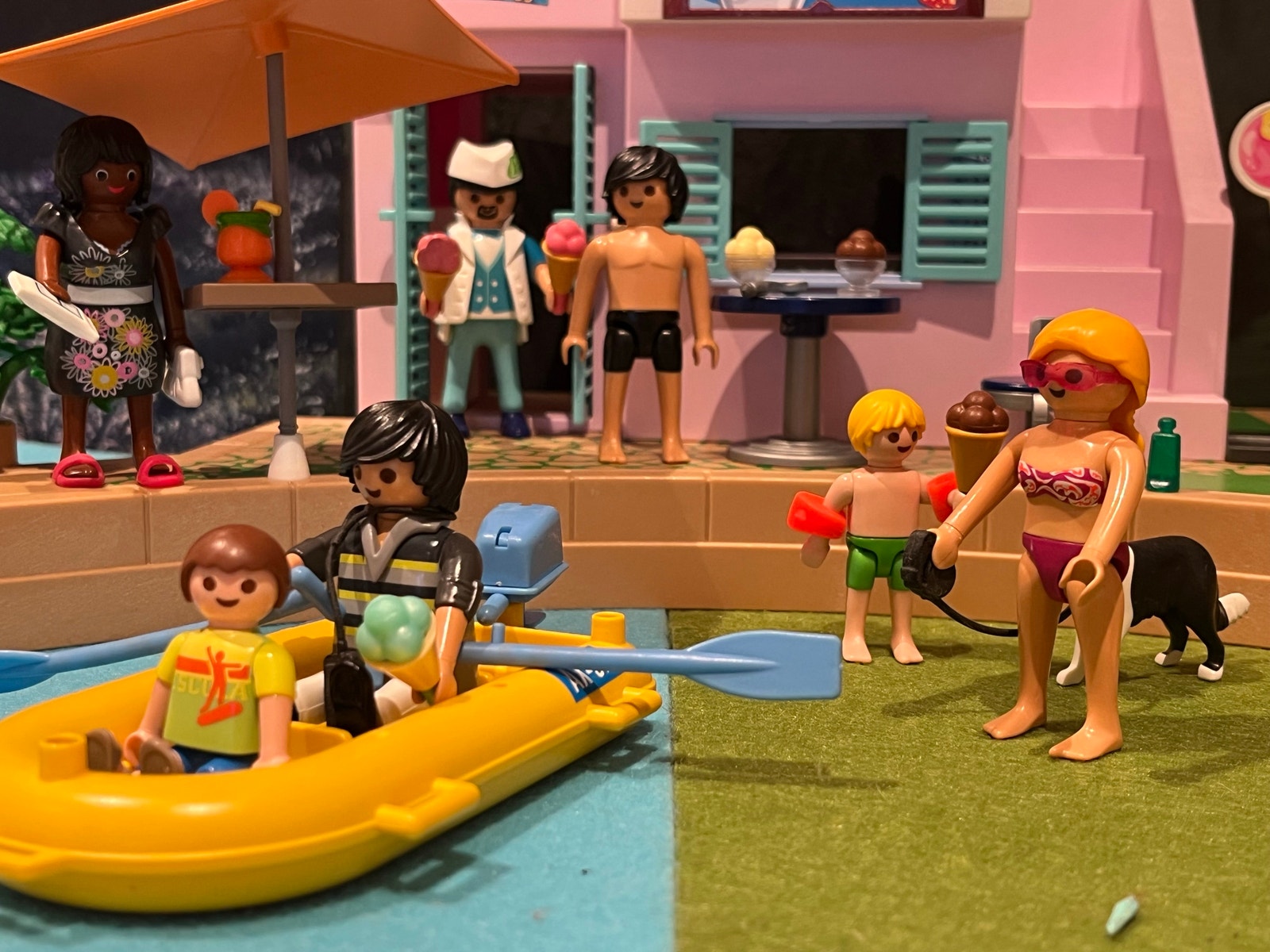 PLAYMOBIL Ijssalon aan de haven 70279