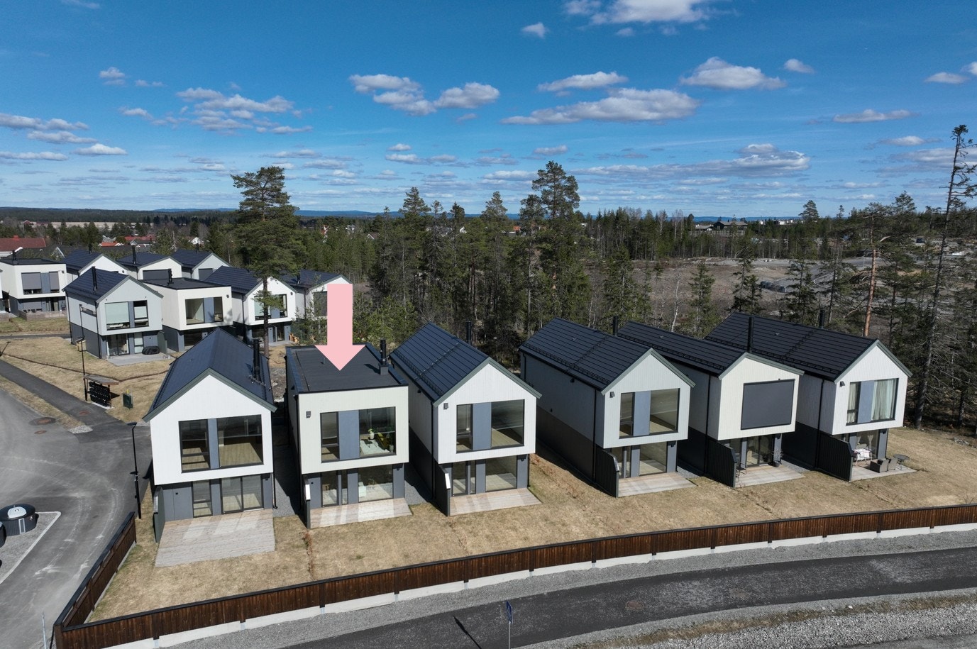 Dronefoto tatt april 2026