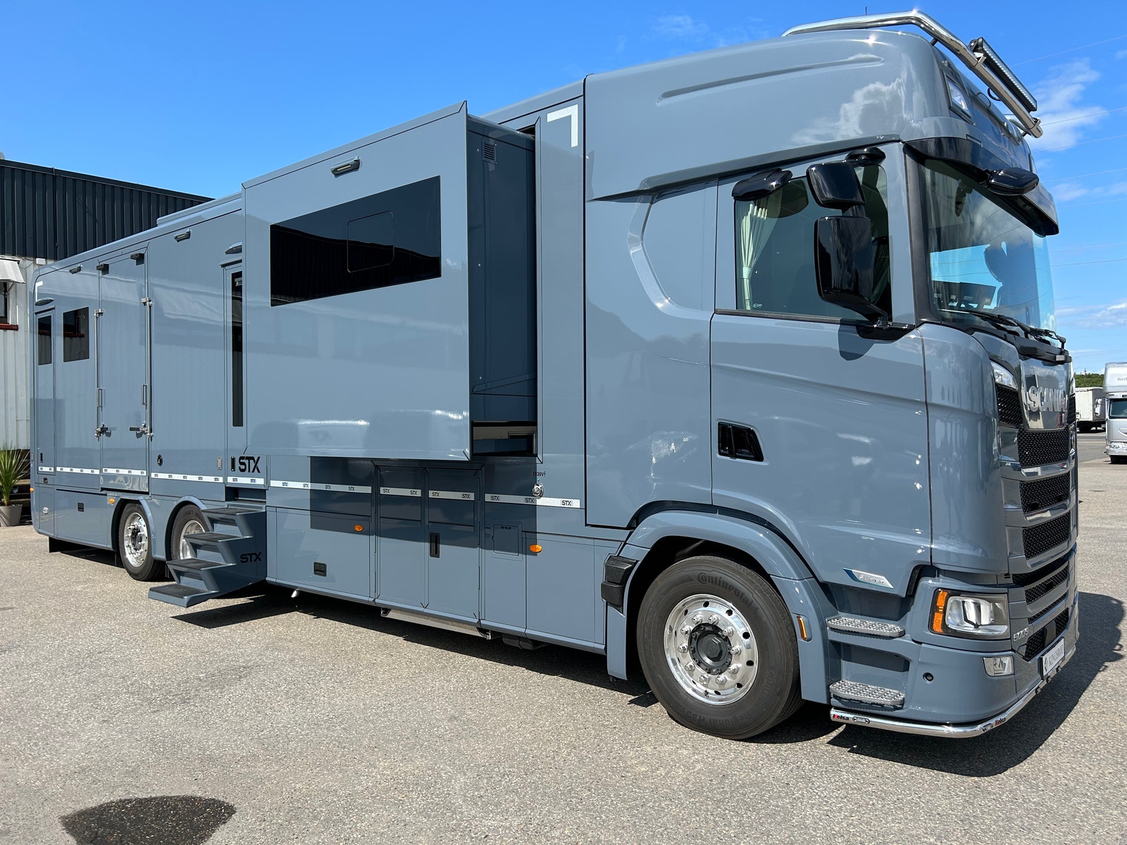 Scania Fantastisk mulighet - Som ny! S500 - STX påbygg til 4/5 hester - 2x pop-out, eget soverom i push-up. – bilde 2