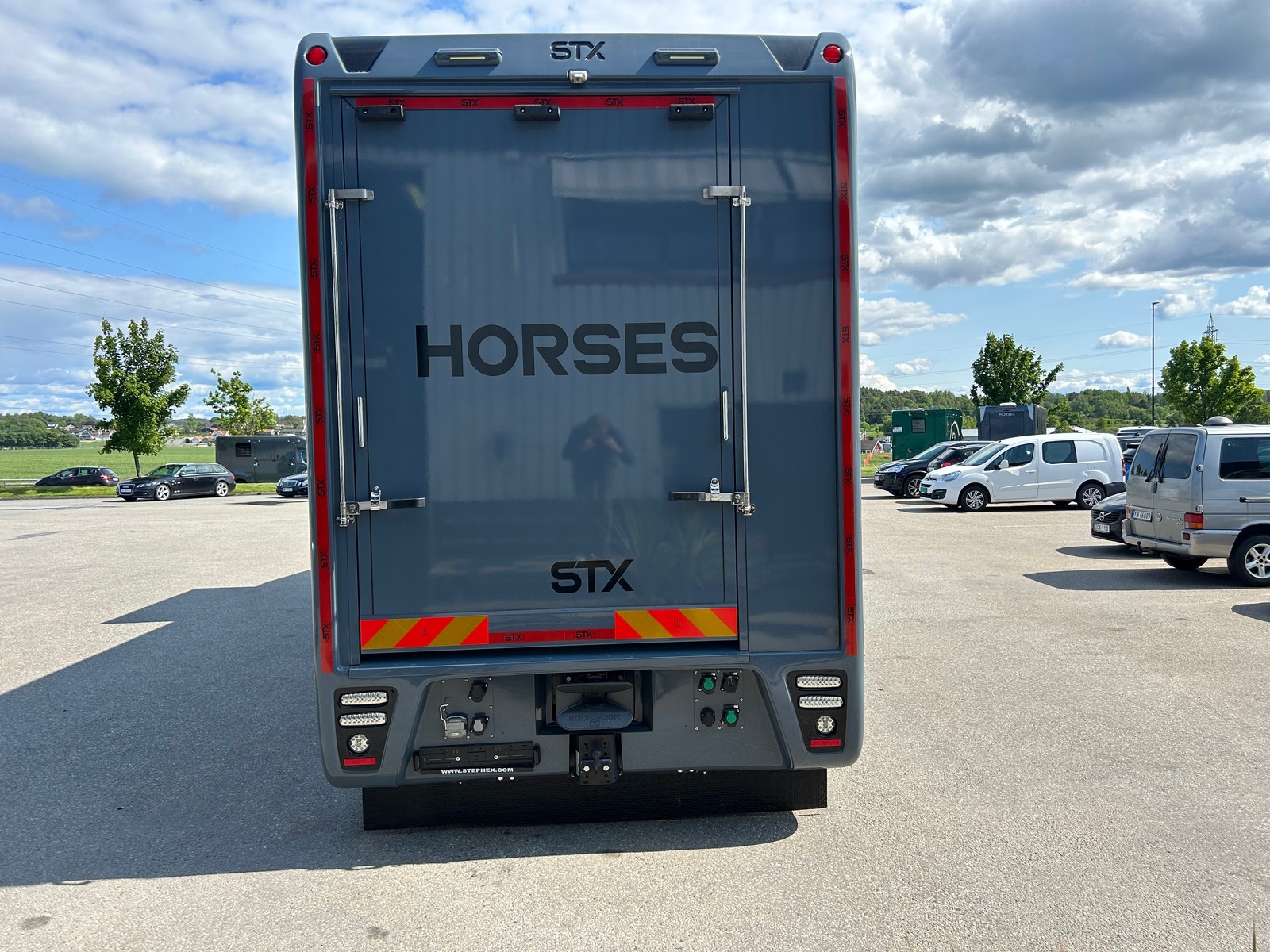 Scania Fantastisk mulighet - Som ny! S500 - STX påbygg til 4/5 hester - 2x pop-out, eget soverom i push-up. – bilde 8