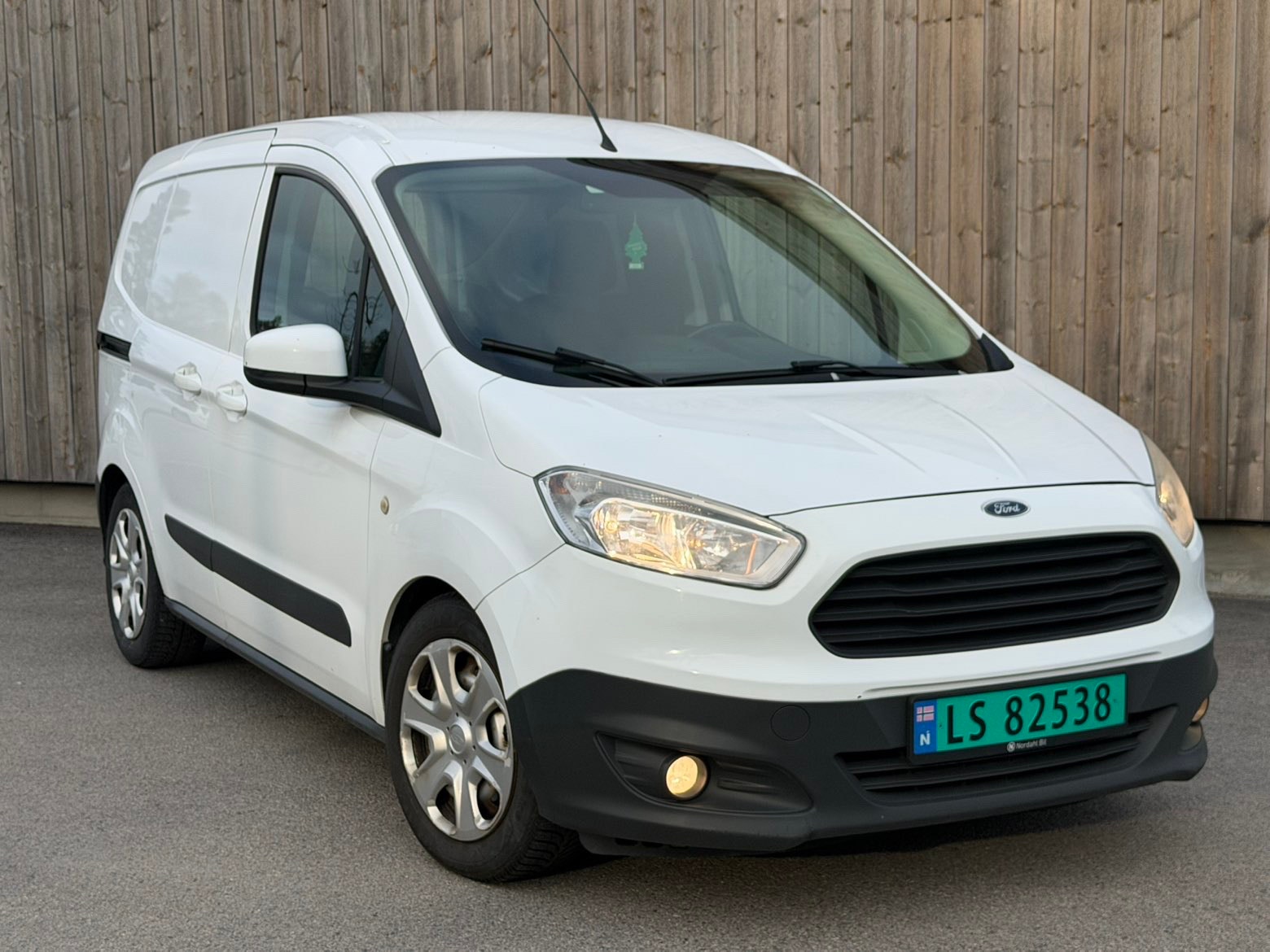 Brukt Ford Transit Courier 1.5