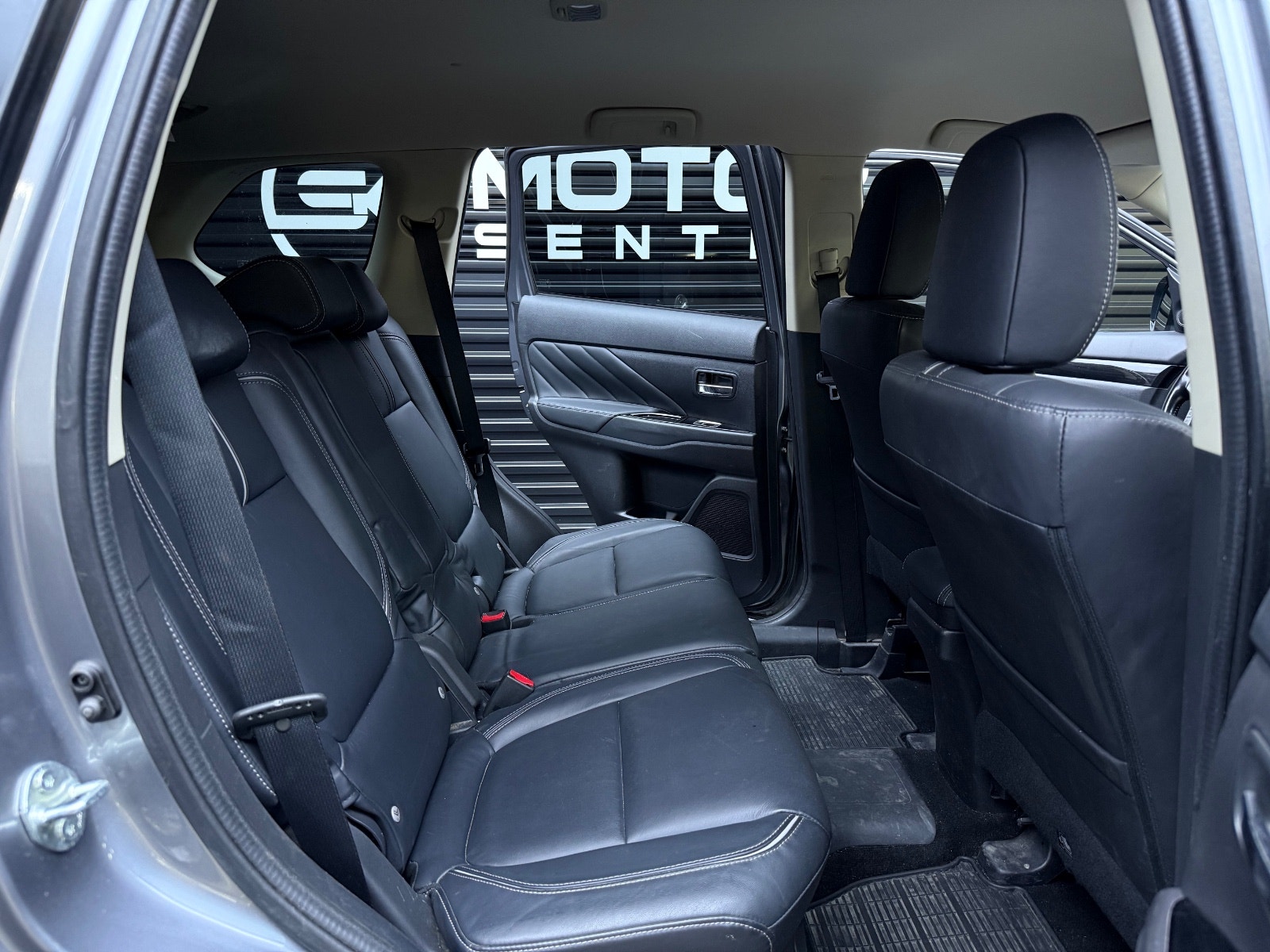 Hovedbilde av Mitsubishi Outlander