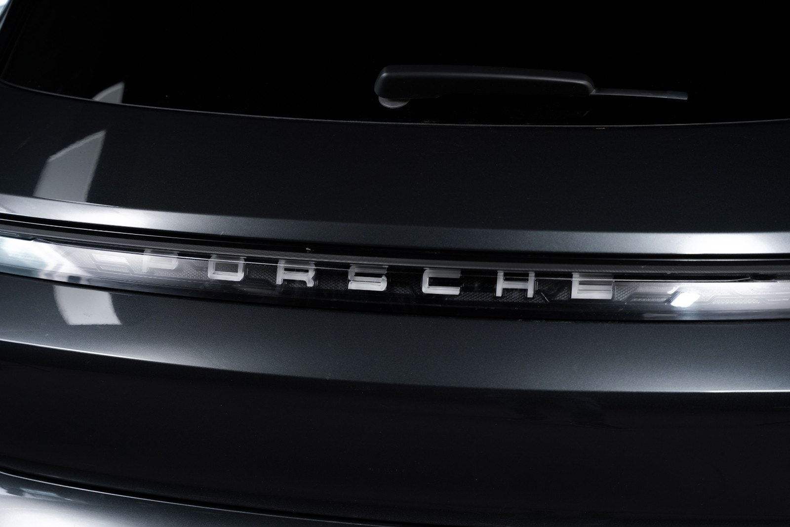 Hovedbilde av Porsche Taycan Cross Turismo