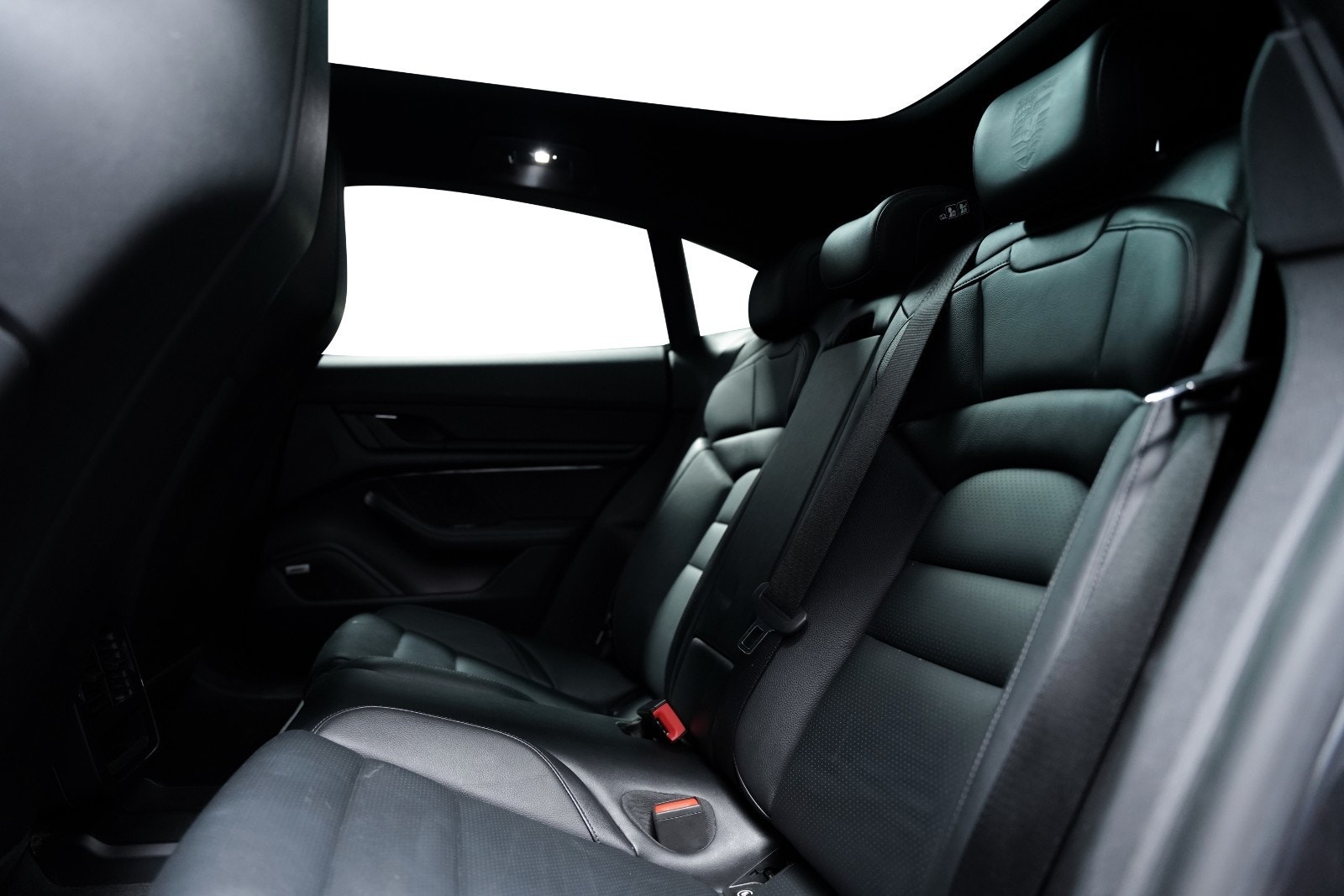 Hovedbilde av Porsche Taycan Cross Turismo
