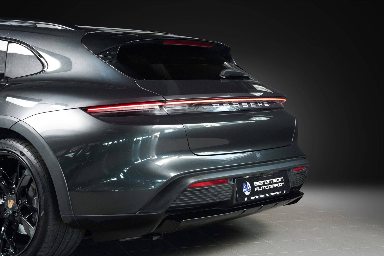 Hovedbilde av Porsche Taycan Cross Turismo