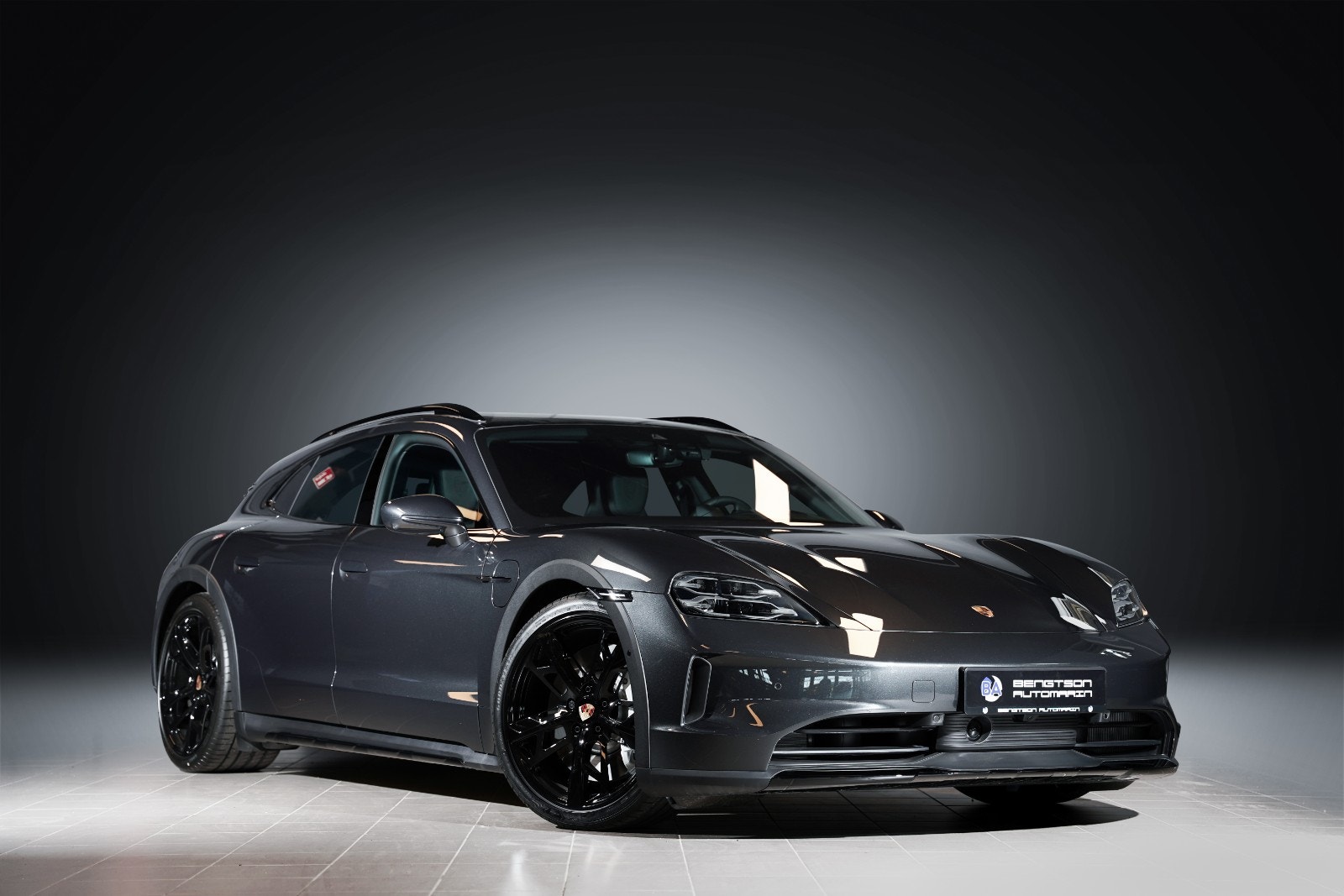Hovedbilde av Porsche Taycan Cross Turismo
