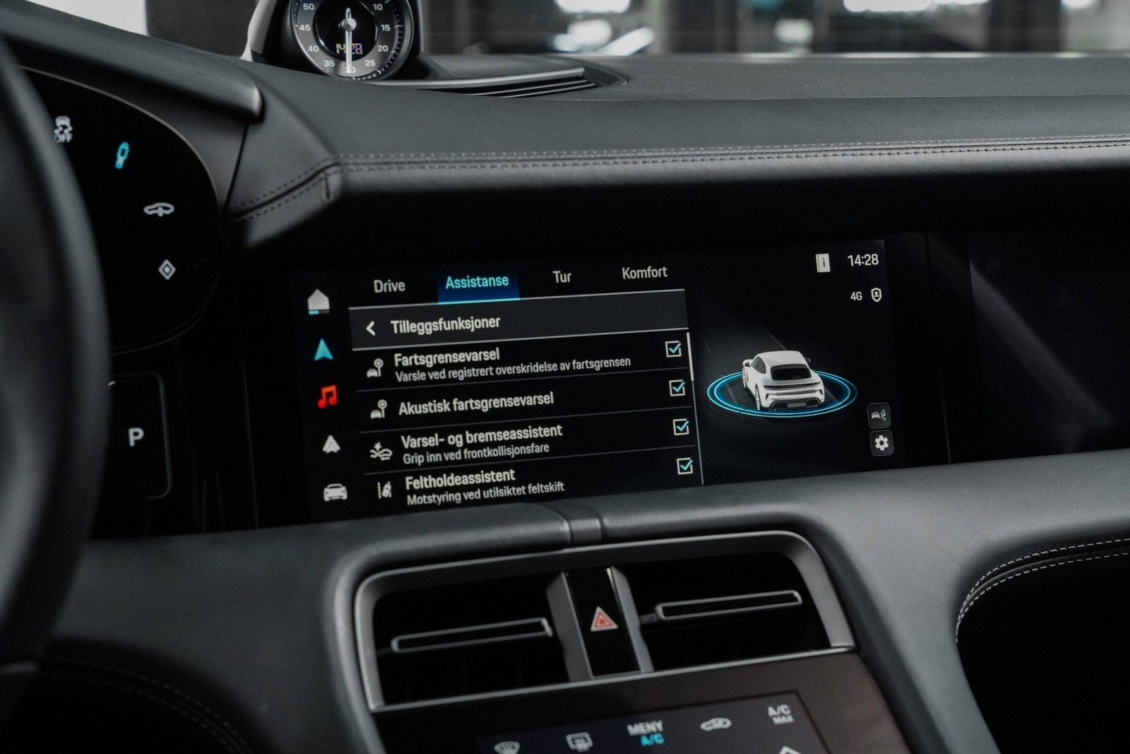 Hovedbilde av Porsche Taycan Cross Turismo