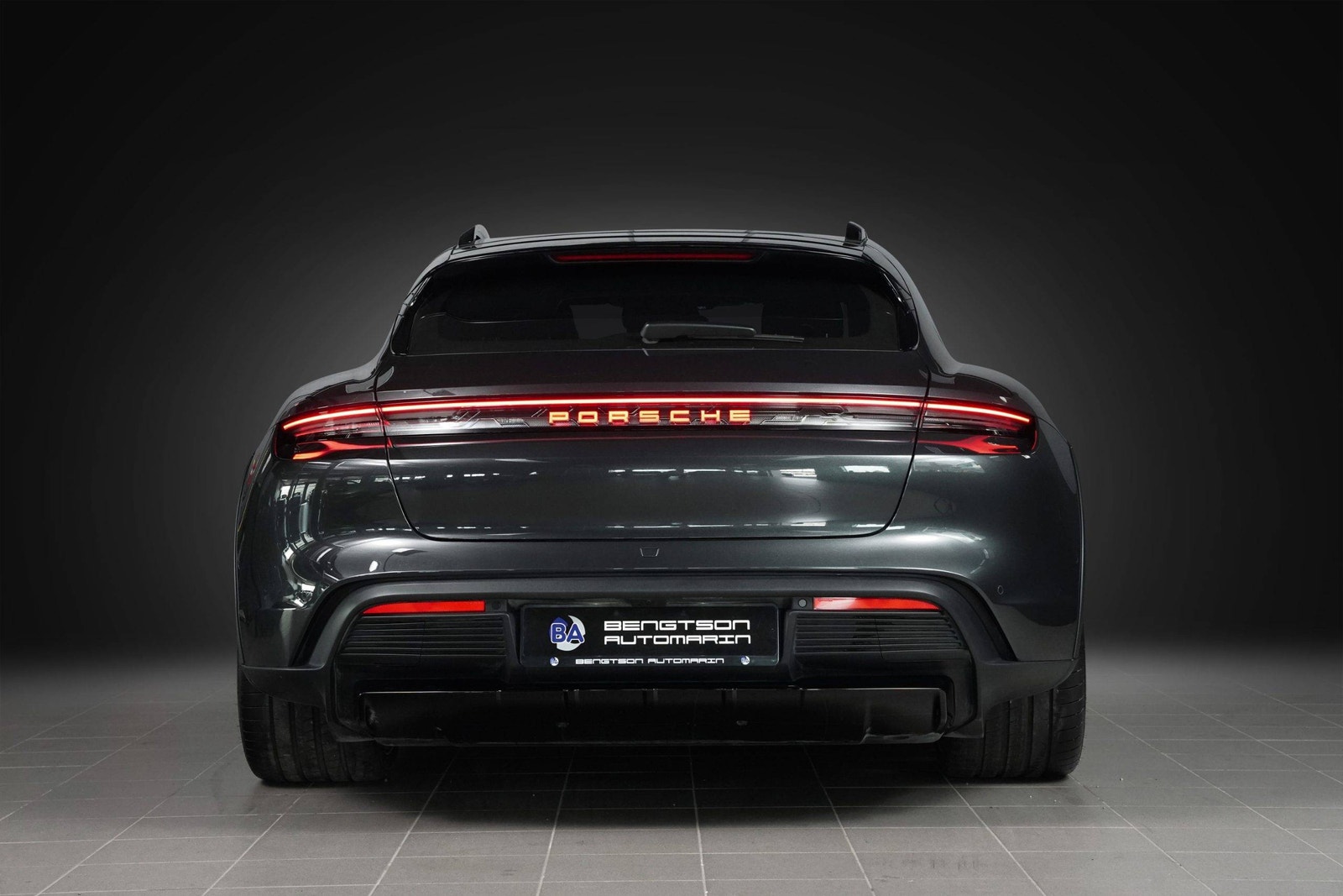 Hovedbilde av Porsche Taycan Cross Turismo