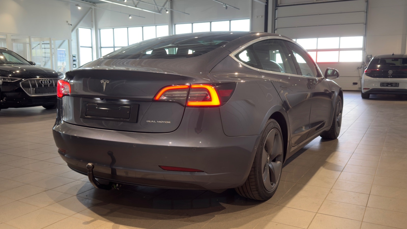 Hovedbilde av Tesla Model 3