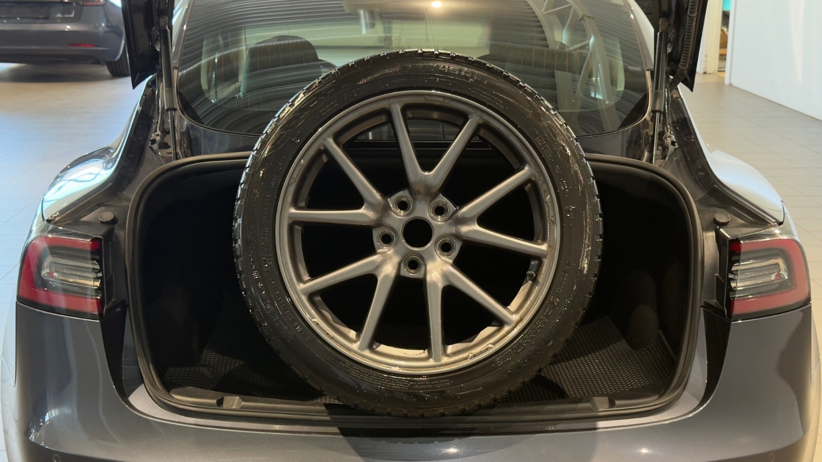 Hovedbilde av Tesla Model 3