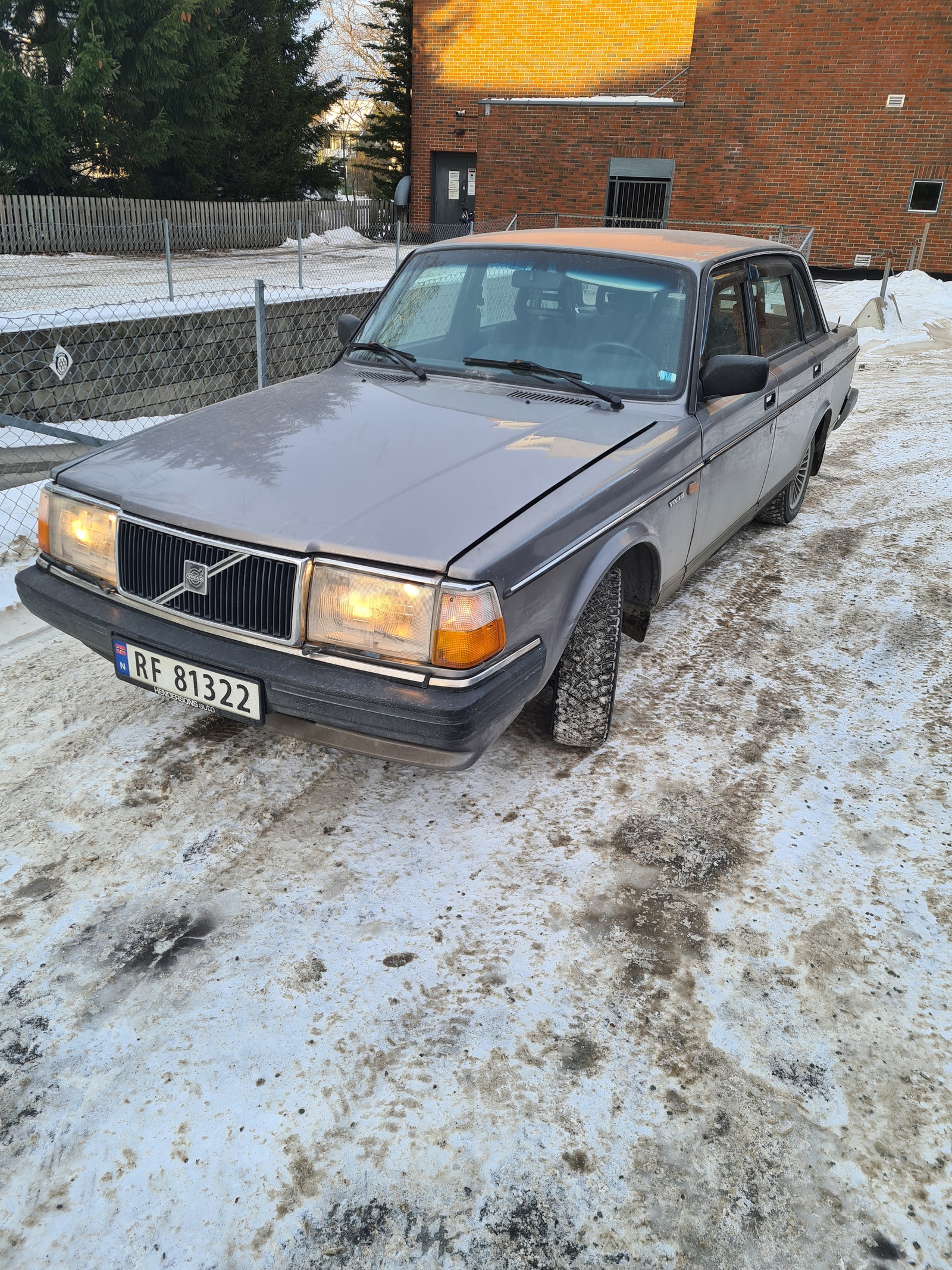 Brukt Volvo 240 2.3