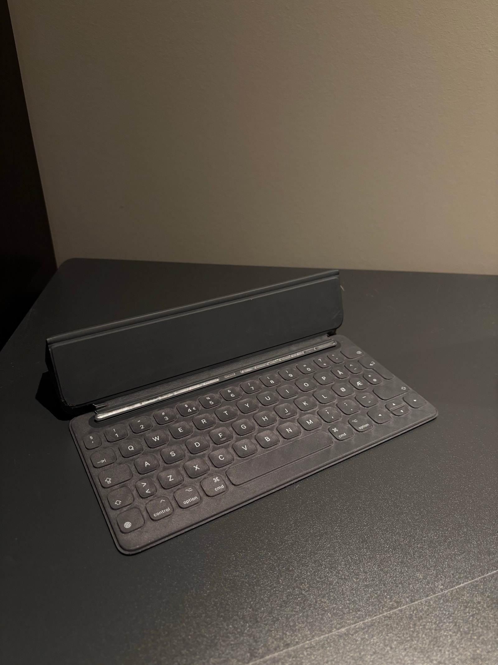 Apple iPad 8. gen 32GB + Smart Keyboard + Apple Pencil | FINN-torget