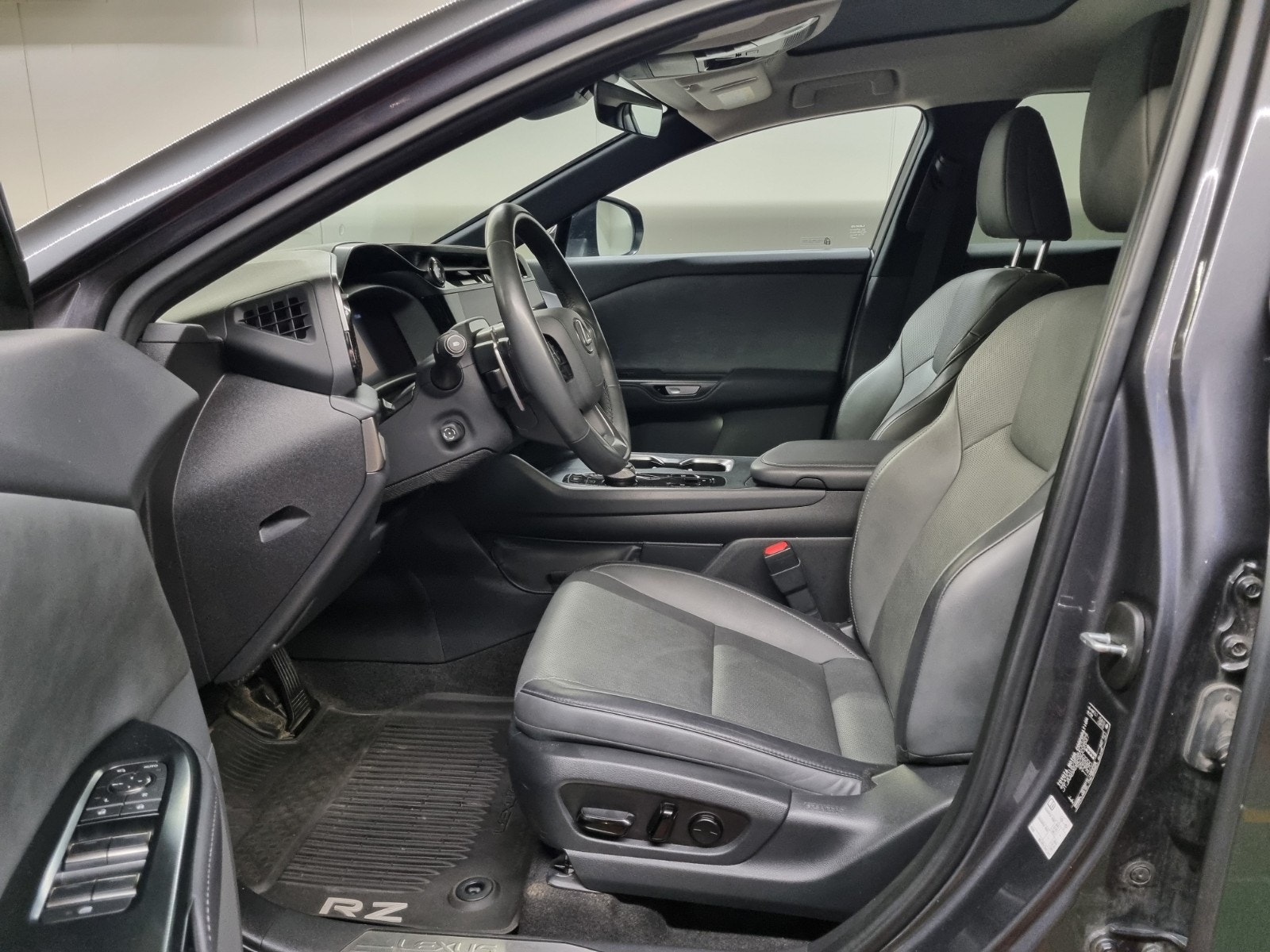 Hovedbilde av Lexus RZ450e