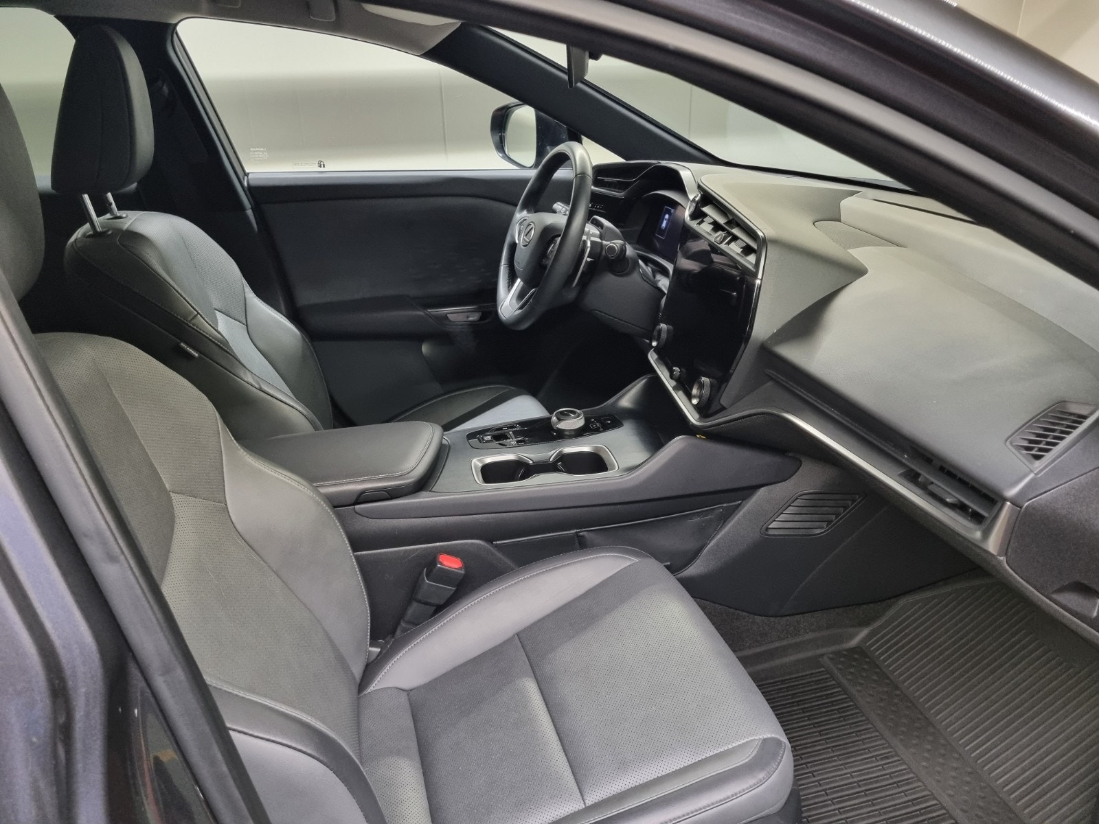Hovedbilde av Lexus RZ450e