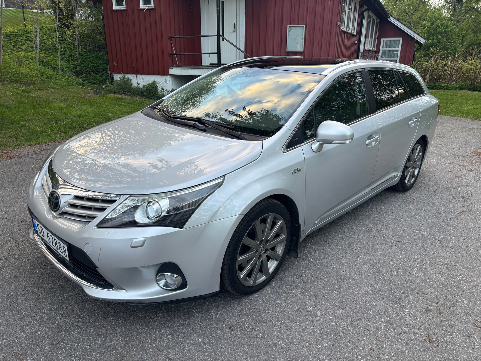 Brukt Toyota Avensis 2.2 d-4d