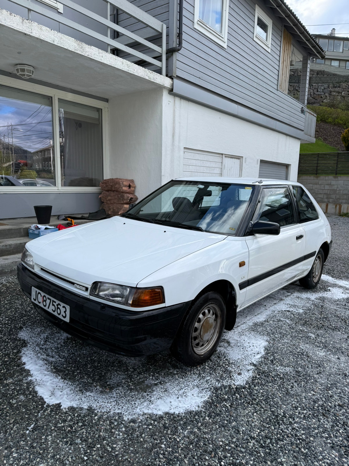 Brukt Mazda 323 1.6