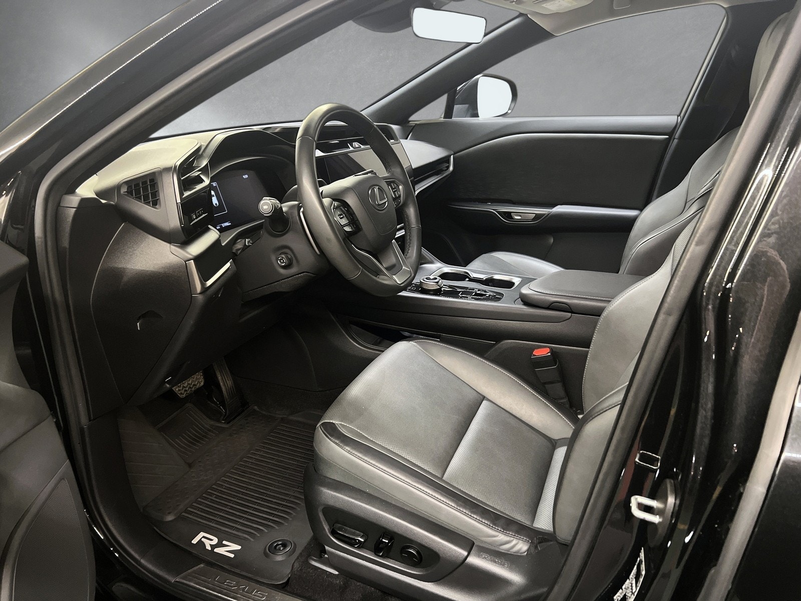 Hovedbilde av Lexus RZ450e
