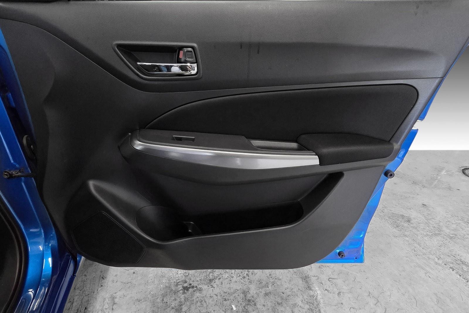 Suzuki Swift - Photo 4