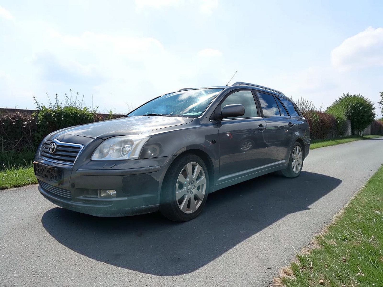 Brukt Toyota Avensis 2.4