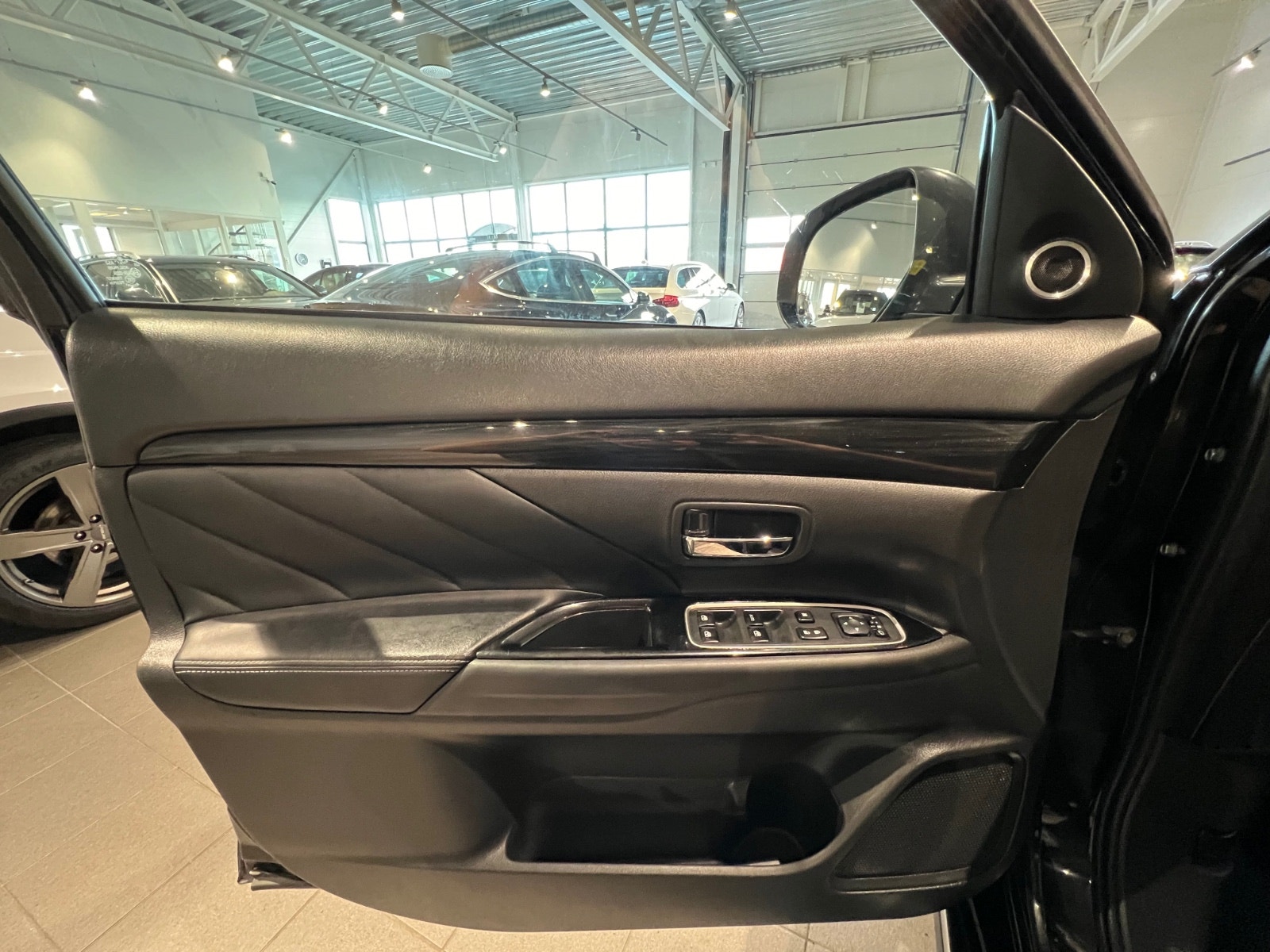 Hovedbilde av Mitsubishi Outlander