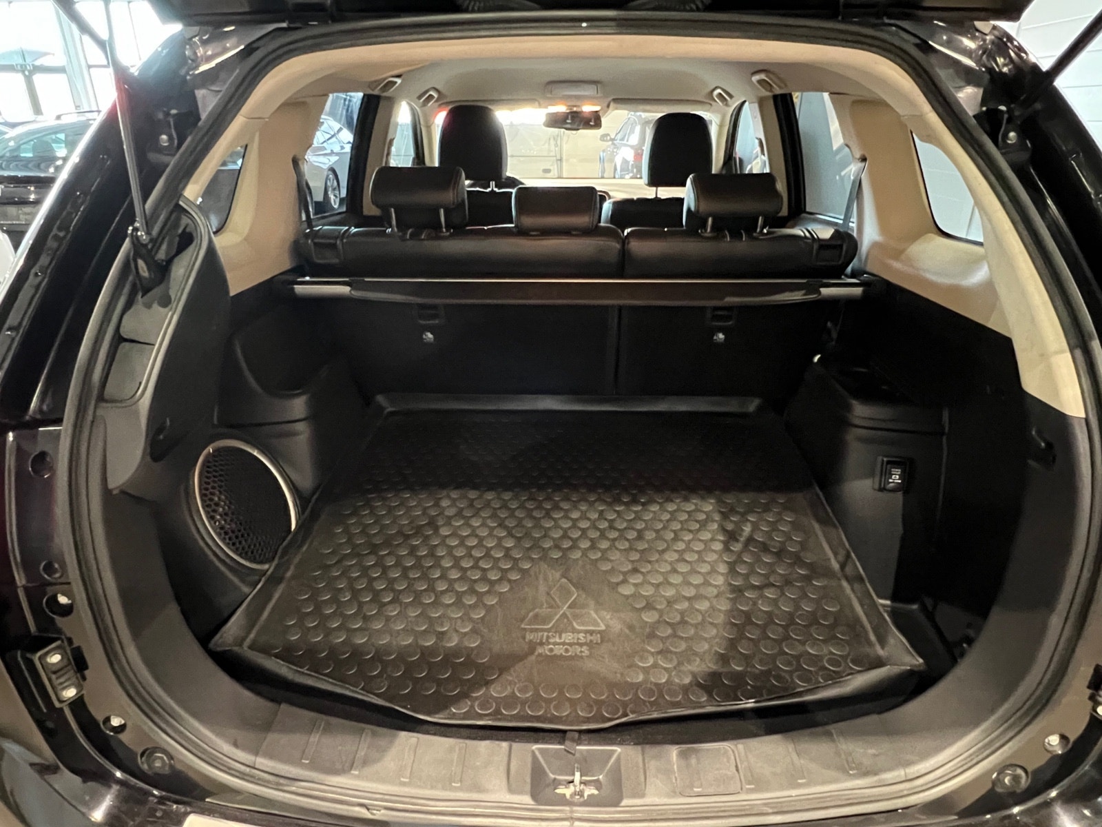 Hovedbilde av Mitsubishi Outlander