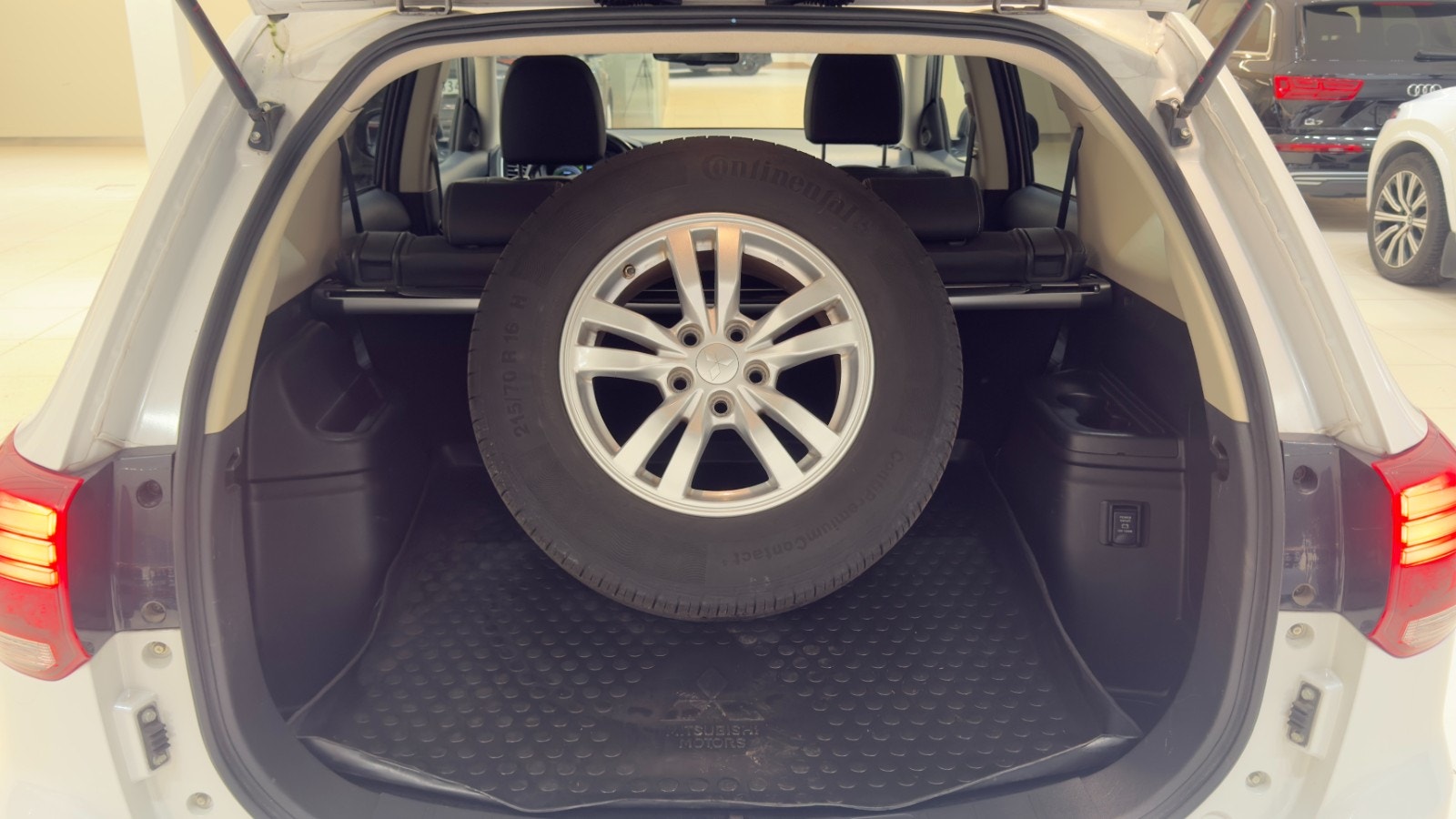 Hovedbilde av Mitsubishi Outlander