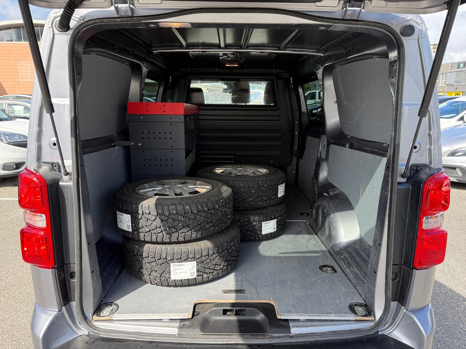 Hovedbilde av Peugeot e-Expert