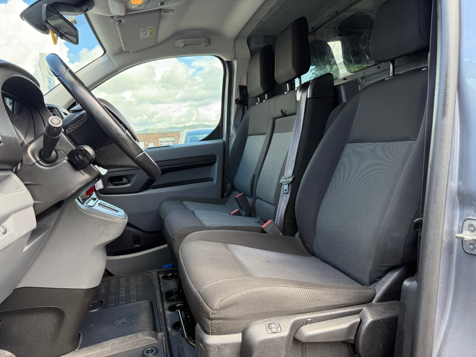 Hovedbilde av Peugeot e-Expert