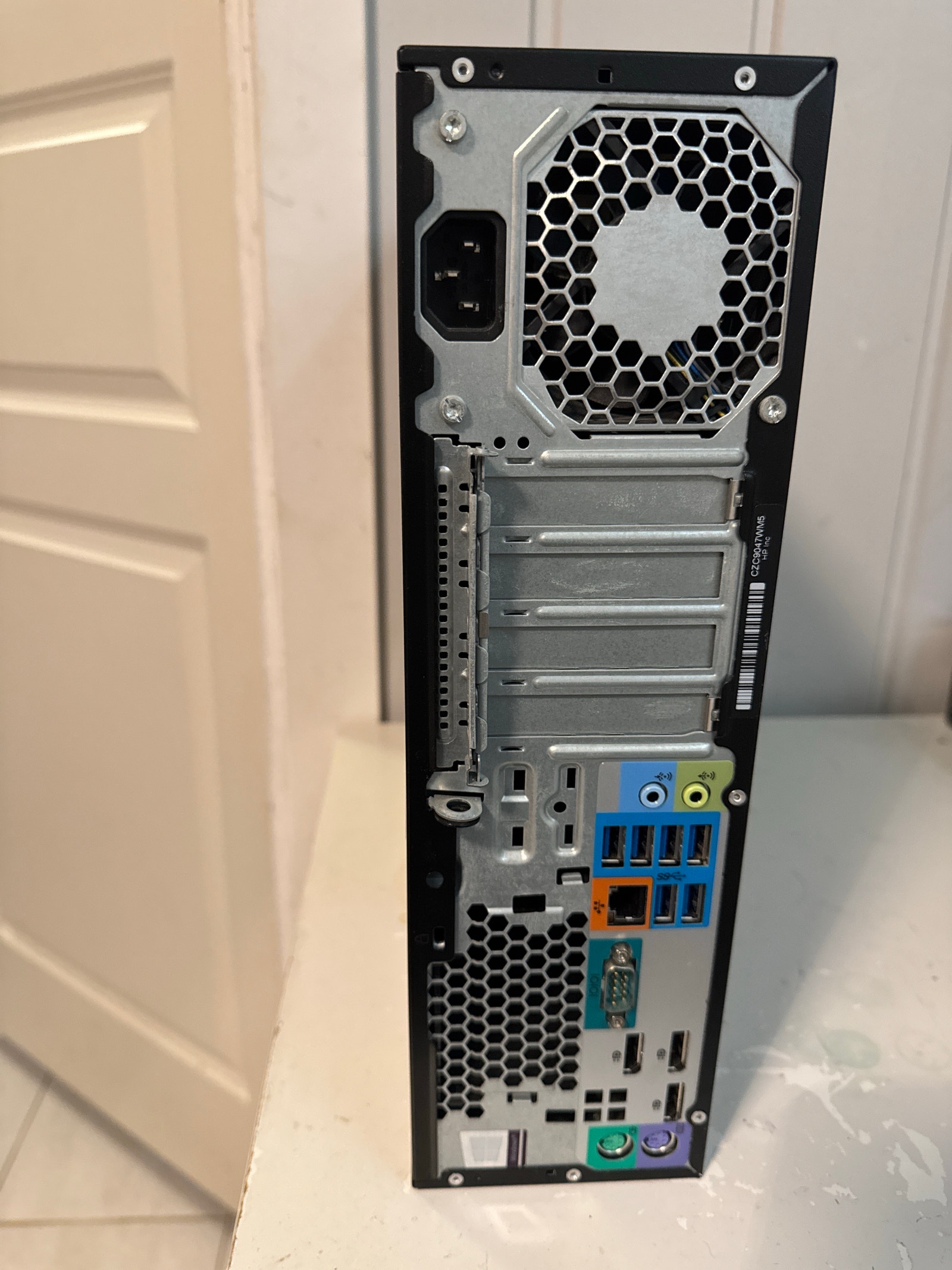 HP Z240 SFF Workstation, i7-7700 CPU, 16Gb DDR4 ram, 256GB NVme