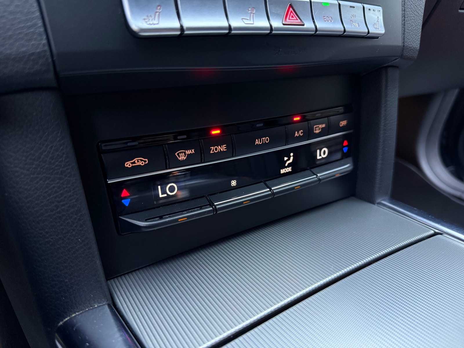 Hovedbilde av Mercedes-Benz E220