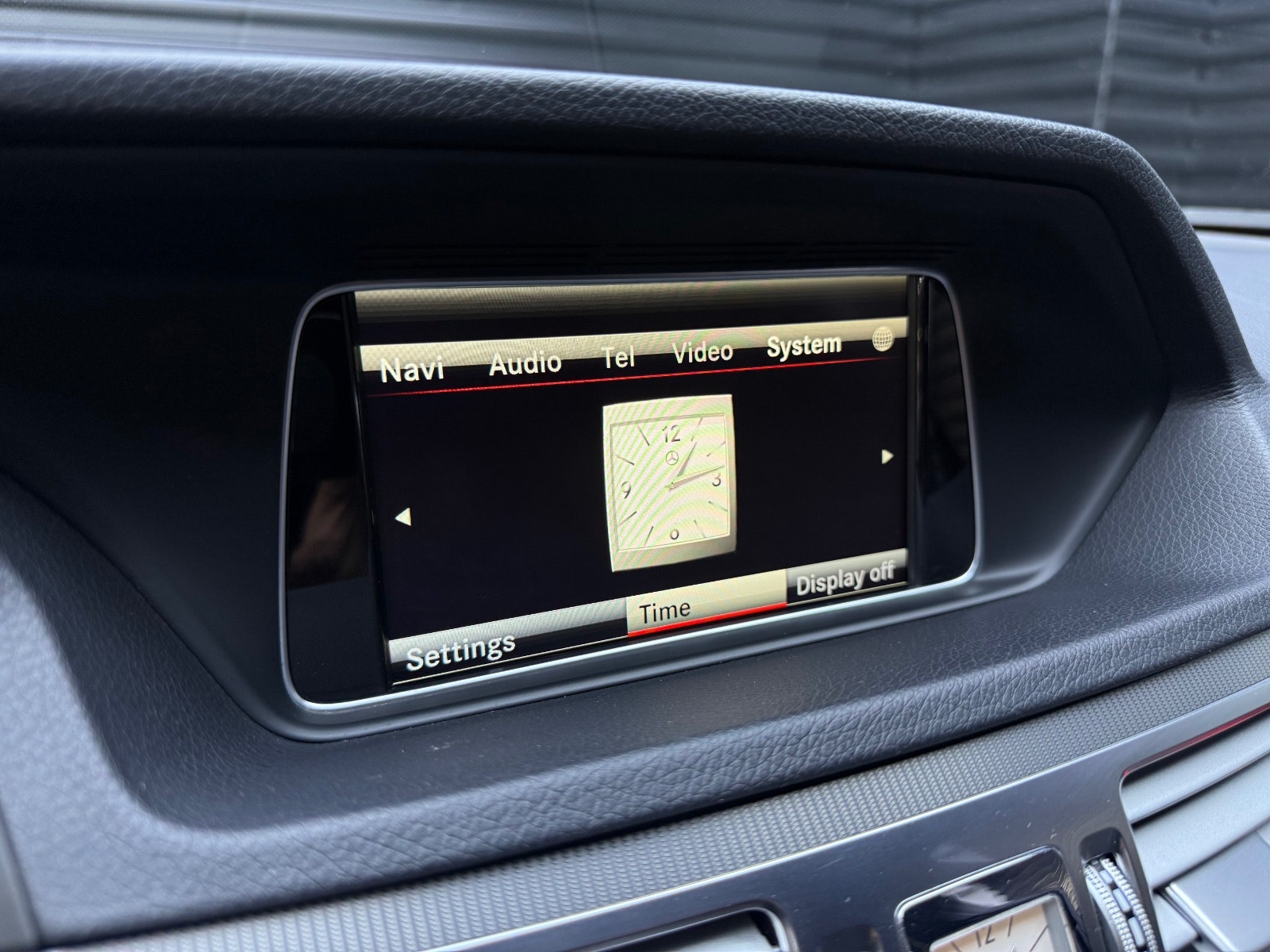 Hovedbilde av Mercedes-Benz E220