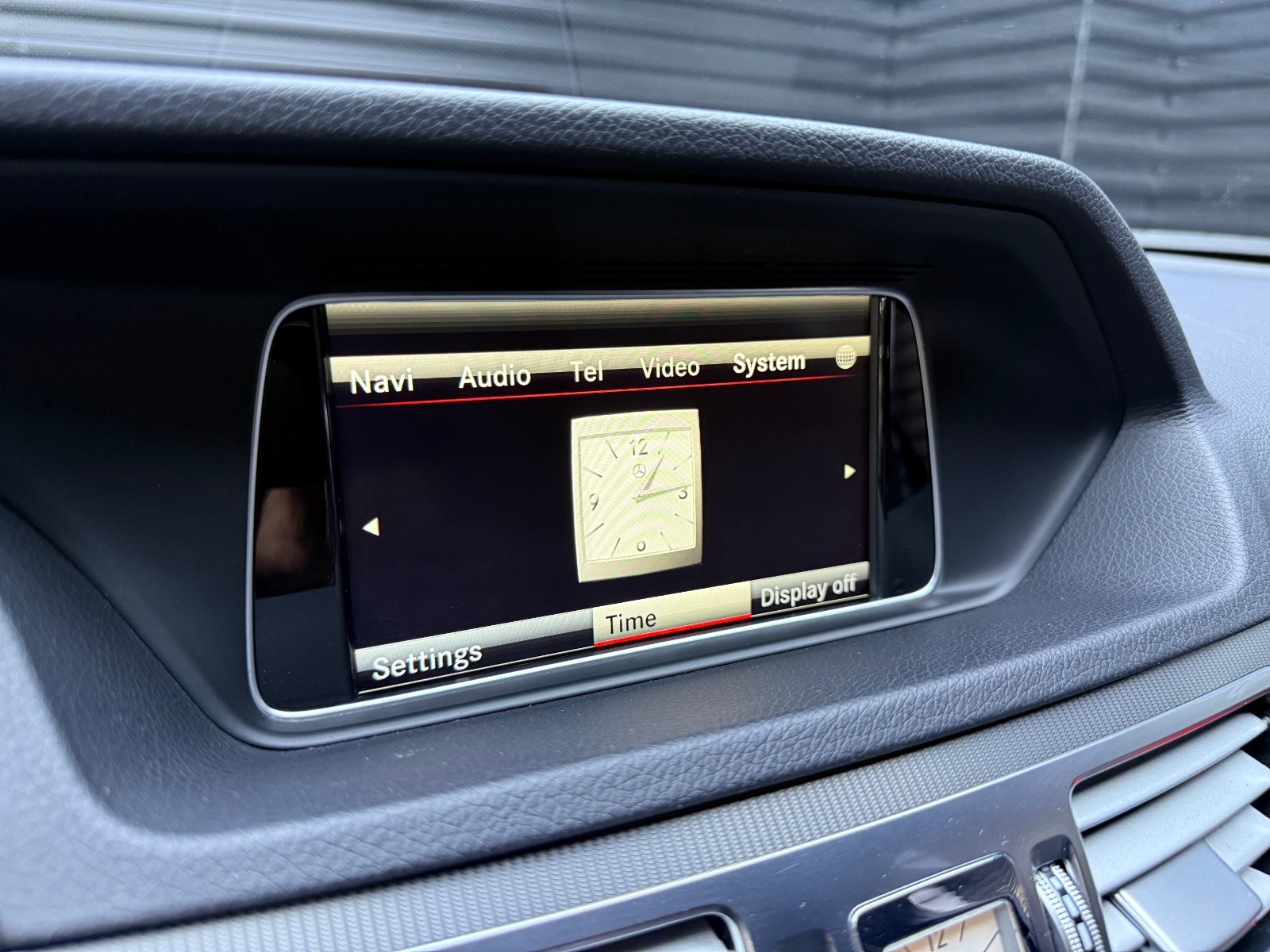 Hovedbilde av Mercedes-Benz E220