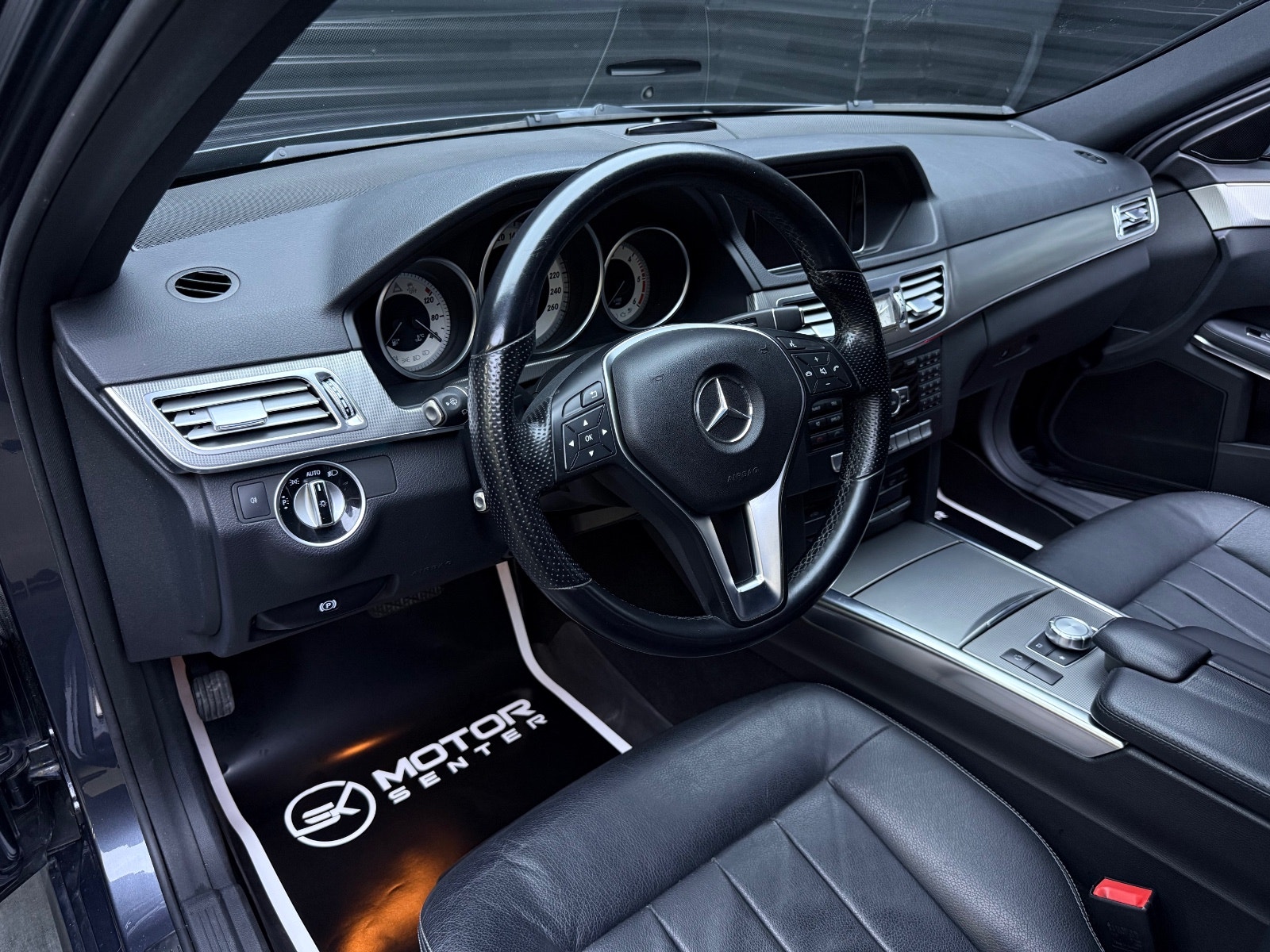 Hovedbilde av Mercedes-Benz E220