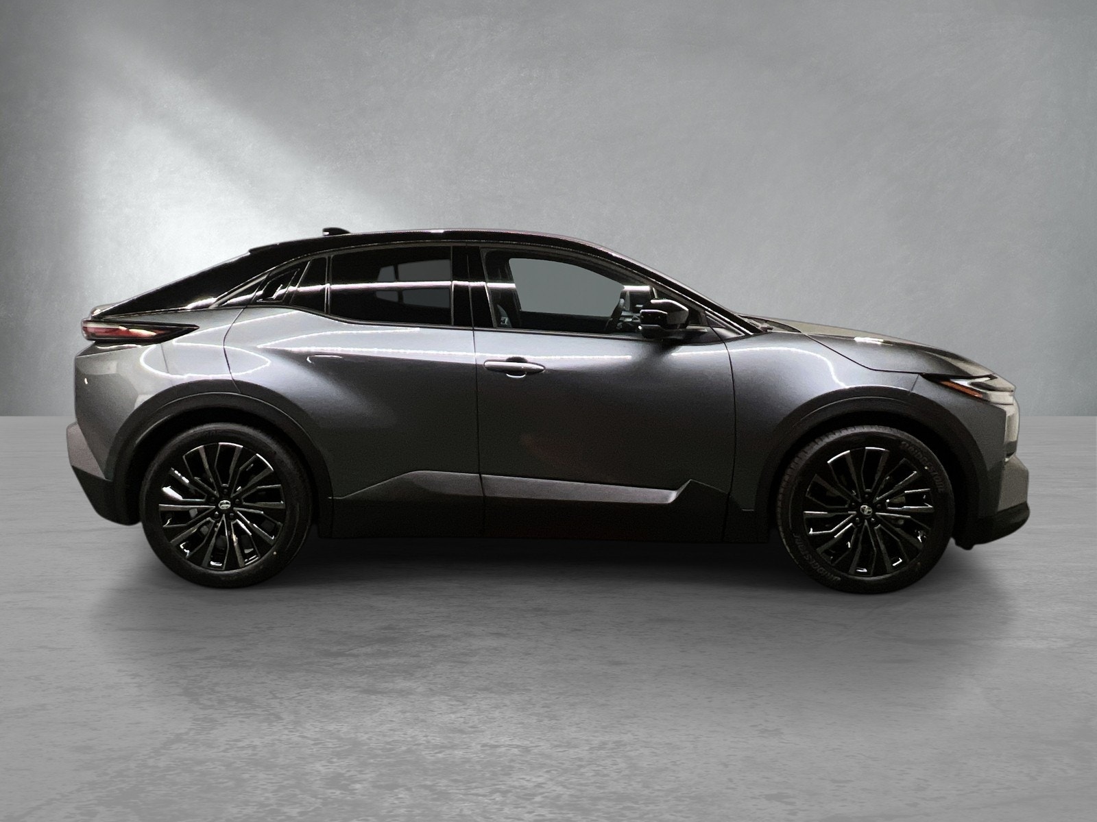 Hovedbilde av Toyota C-HR+