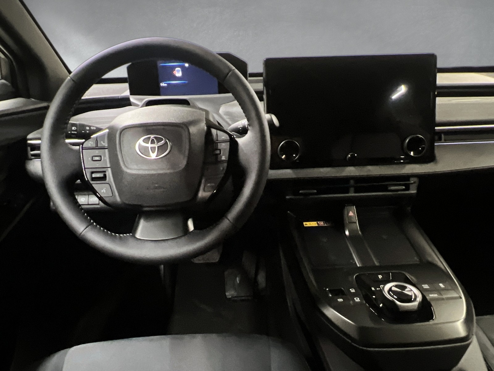 Hovedbilde av Toyota C-HR+
