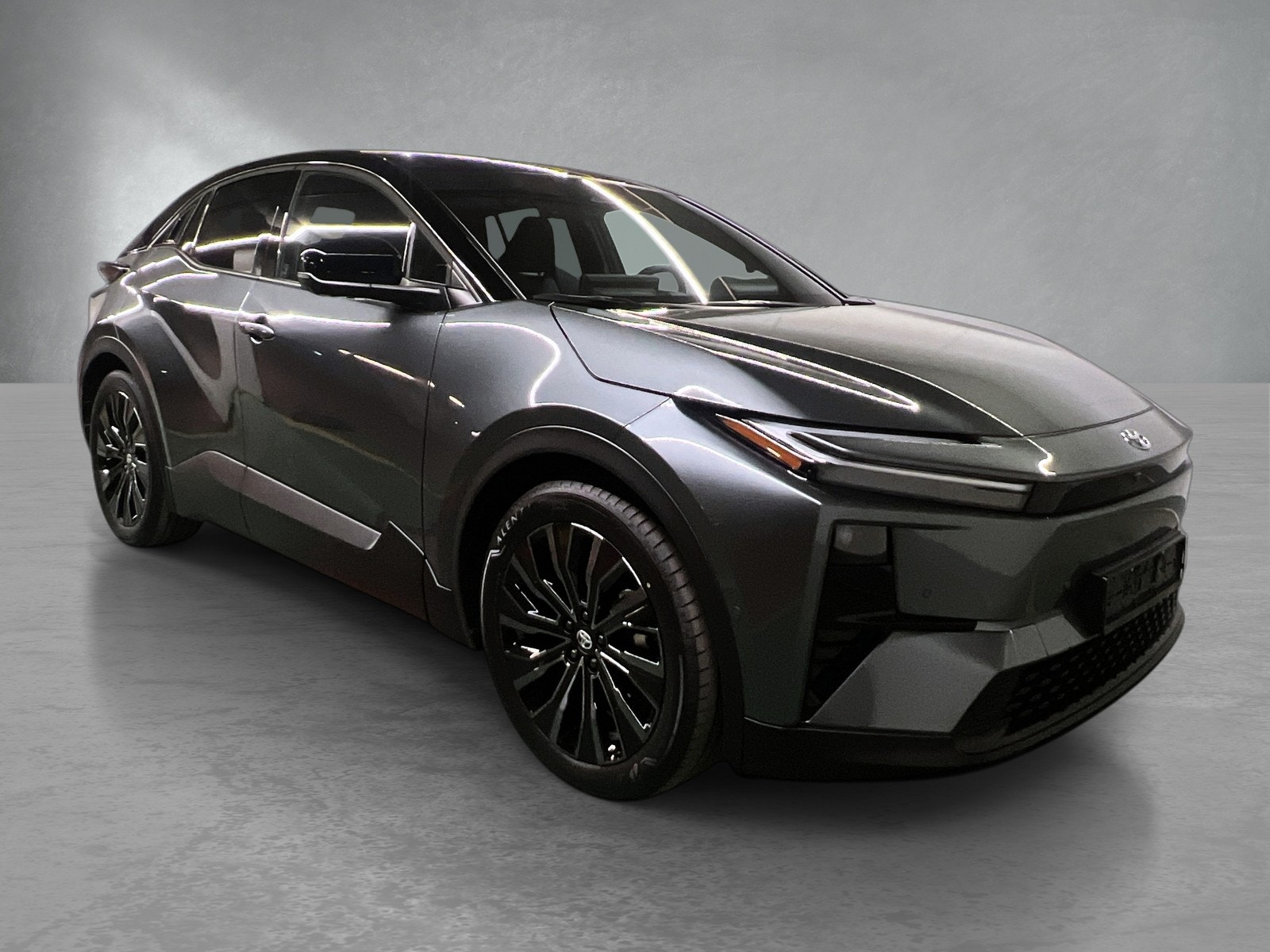 Hovedbilde av Toyota C-HR+