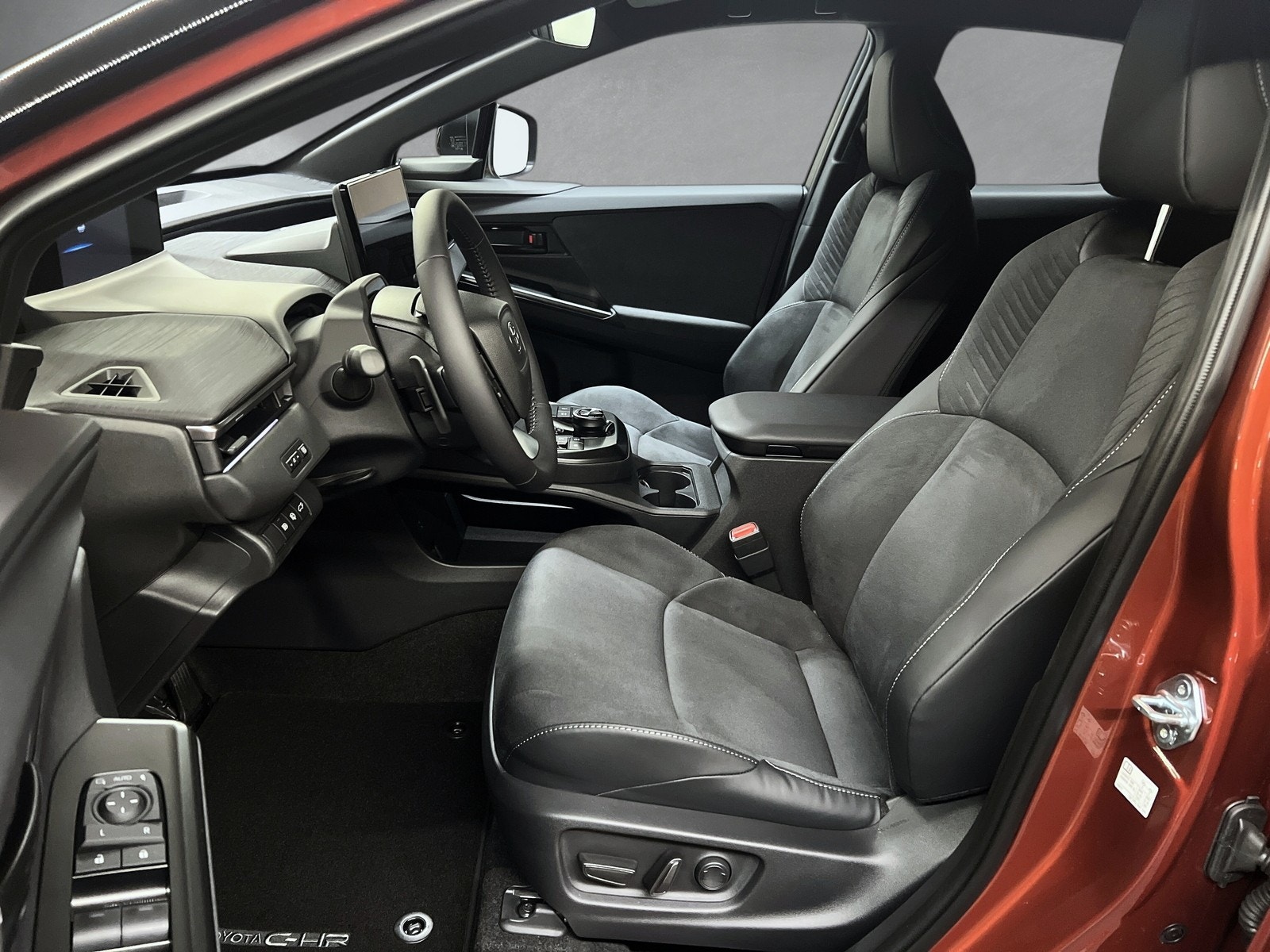 Hovedbilde av Toyota C-HR+
