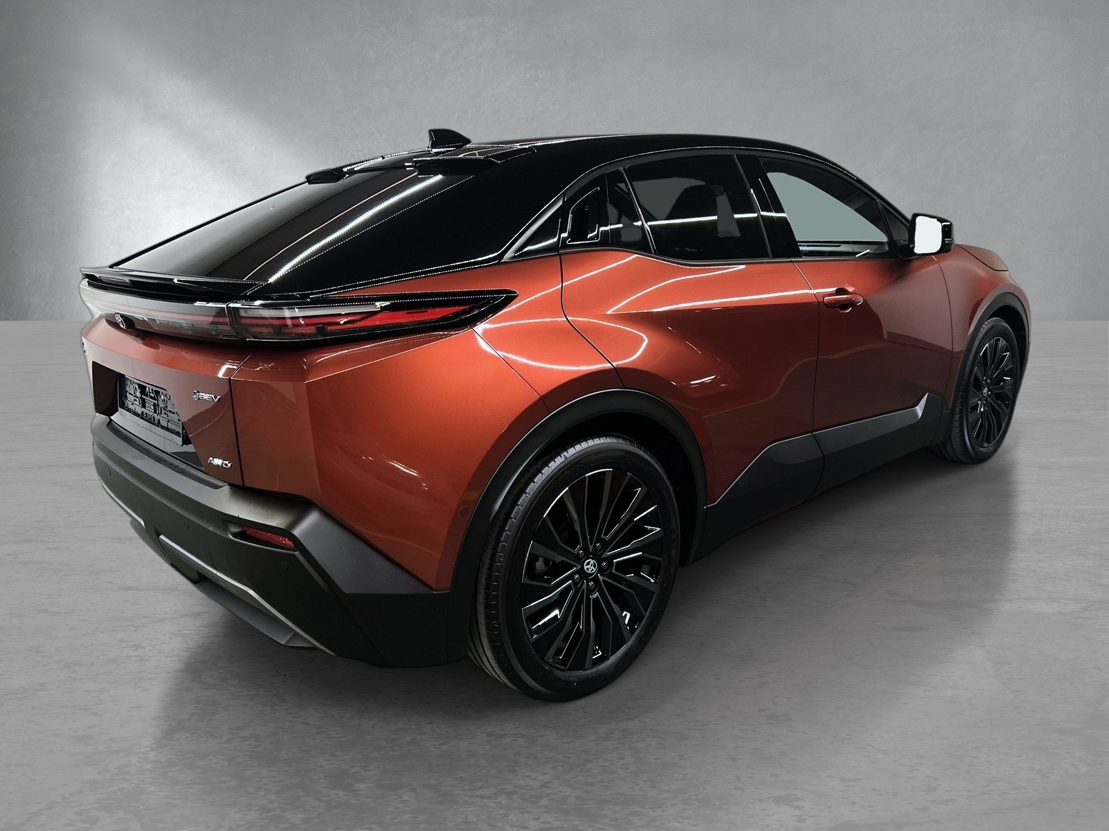 Hovedbilde av Toyota C-HR+