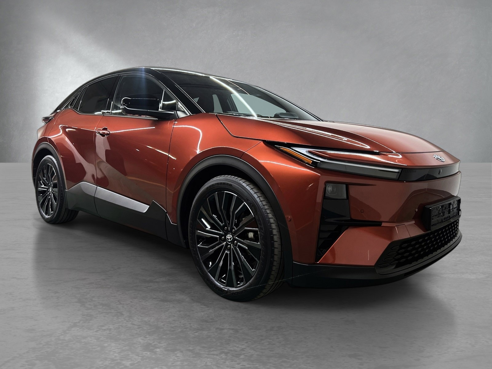 Hovedbilde av Toyota C-HR+