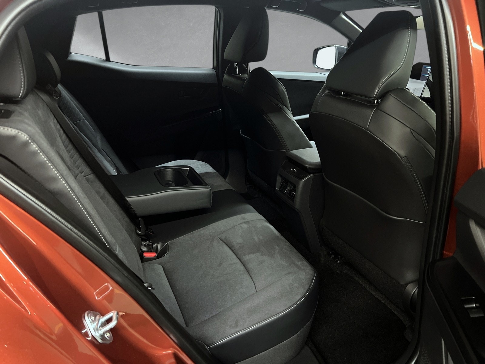Hovedbilde av Toyota C-HR+