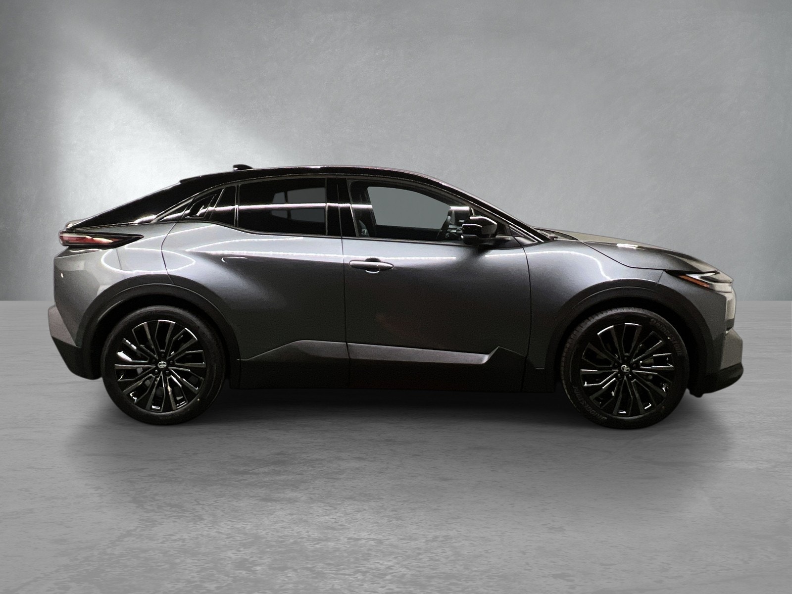 Hovedbilde av Toyota C-HR+