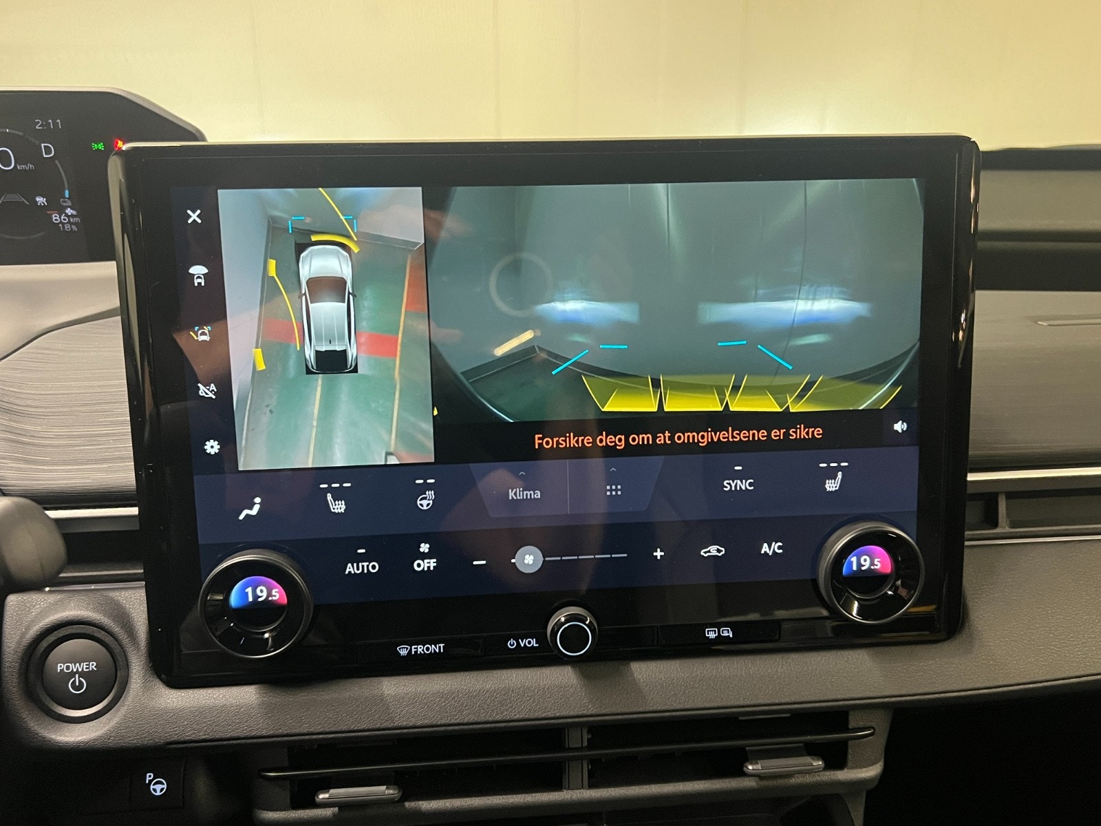 Hovedbilde av Toyota C-HR+