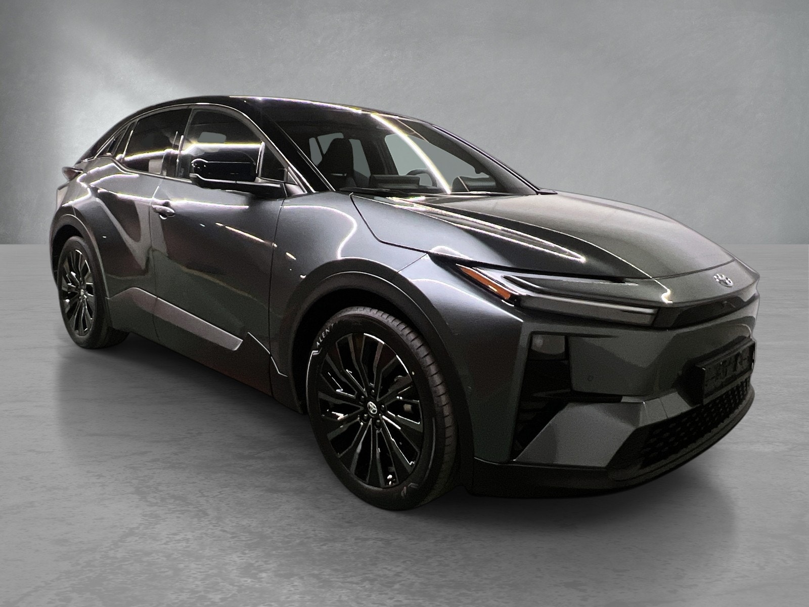 Hovedbilde av Toyota C-HR+