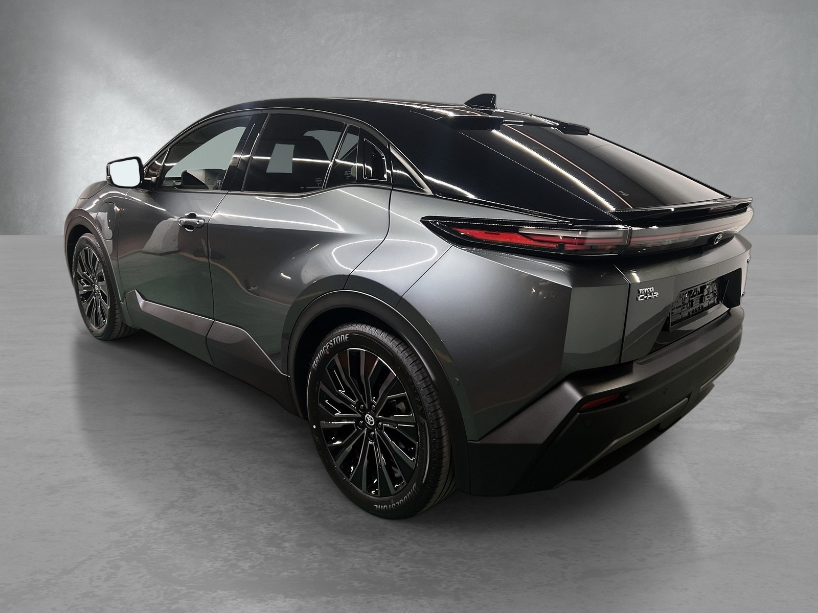 Hovedbilde av Toyota C-HR+