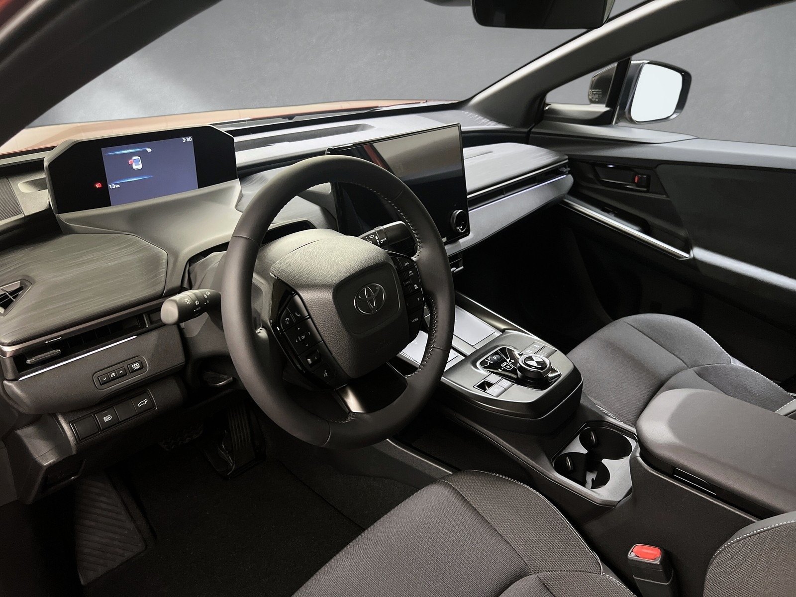 Hovedbilde av Toyota C-HR+