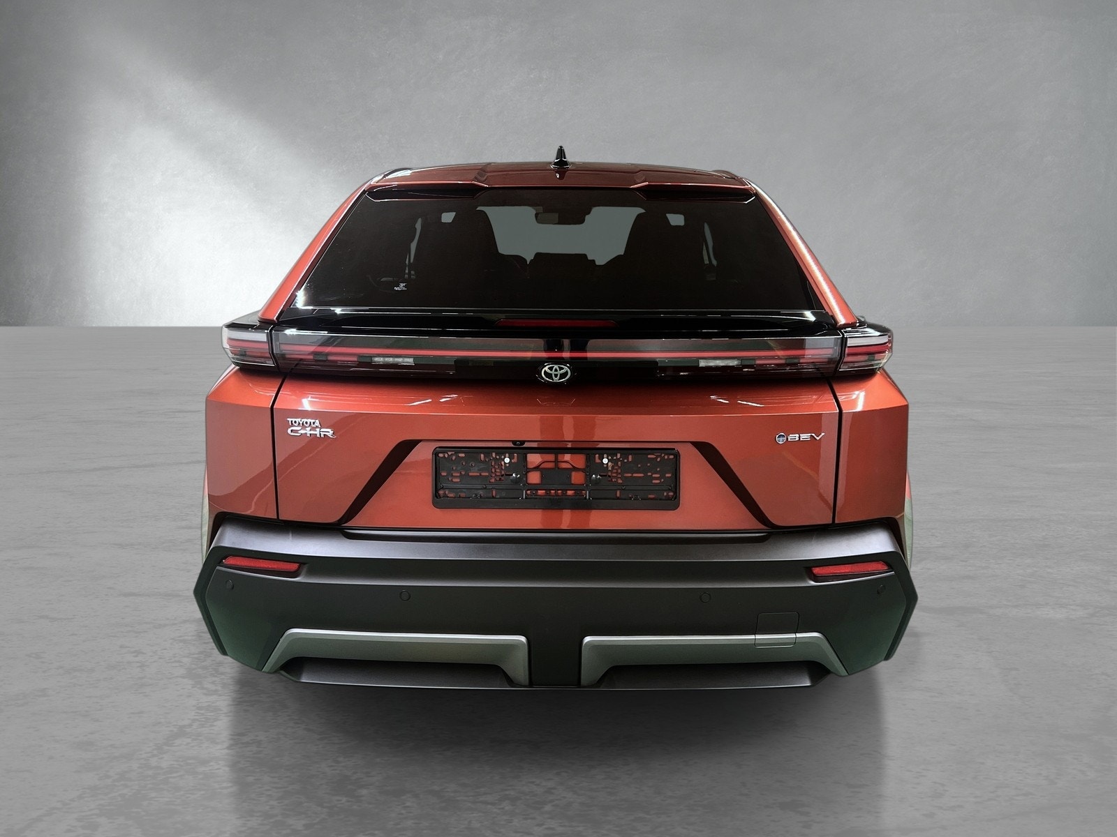 Hovedbilde av Toyota C-HR+