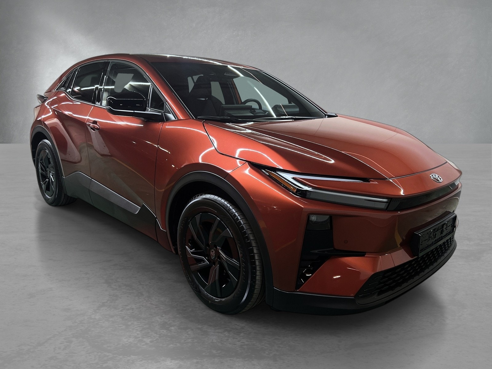 Hovedbilde av Toyota C-HR+